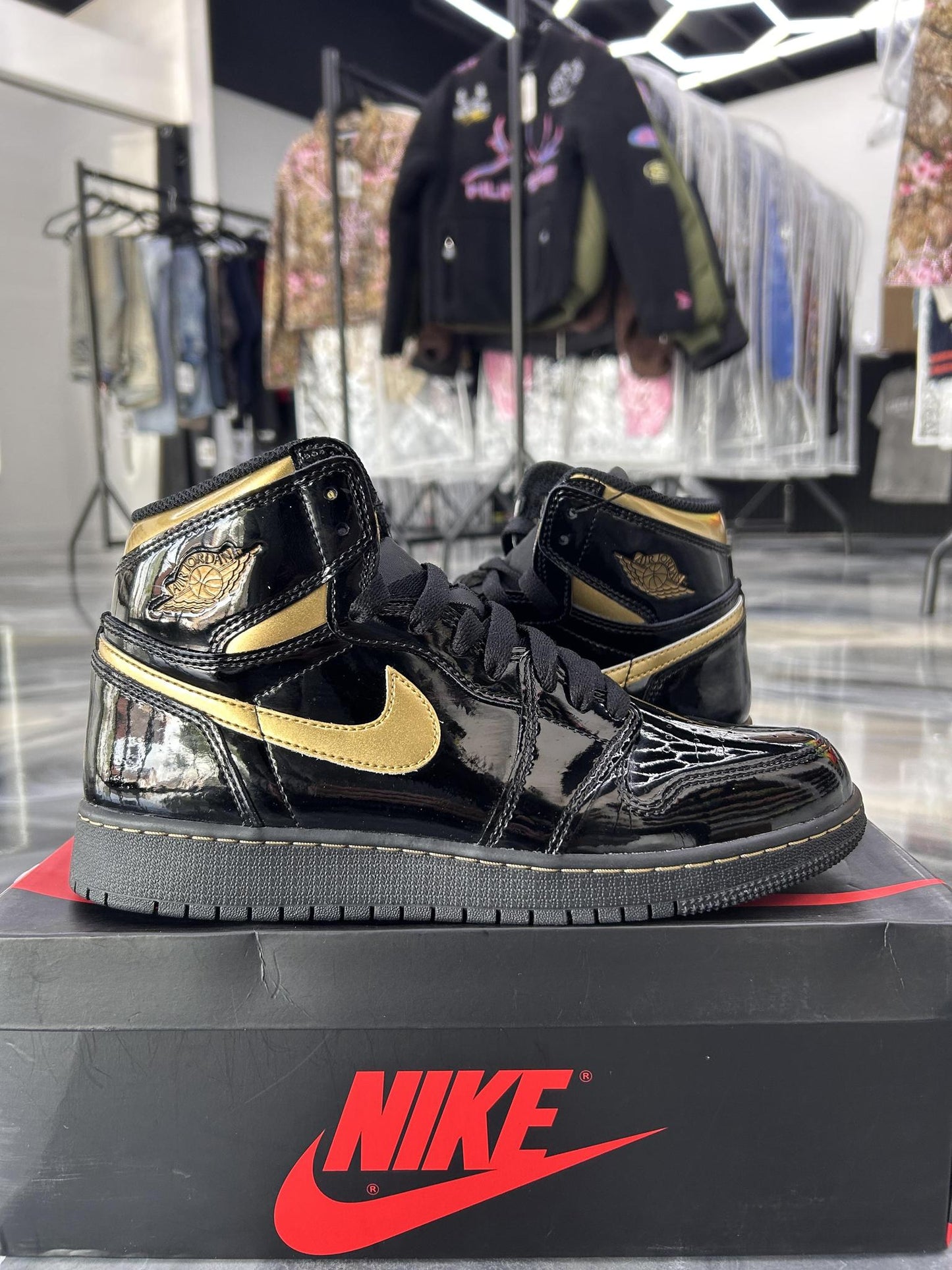 Jordan 1 "Metallic Gold" Used Size 6.5Y/8W