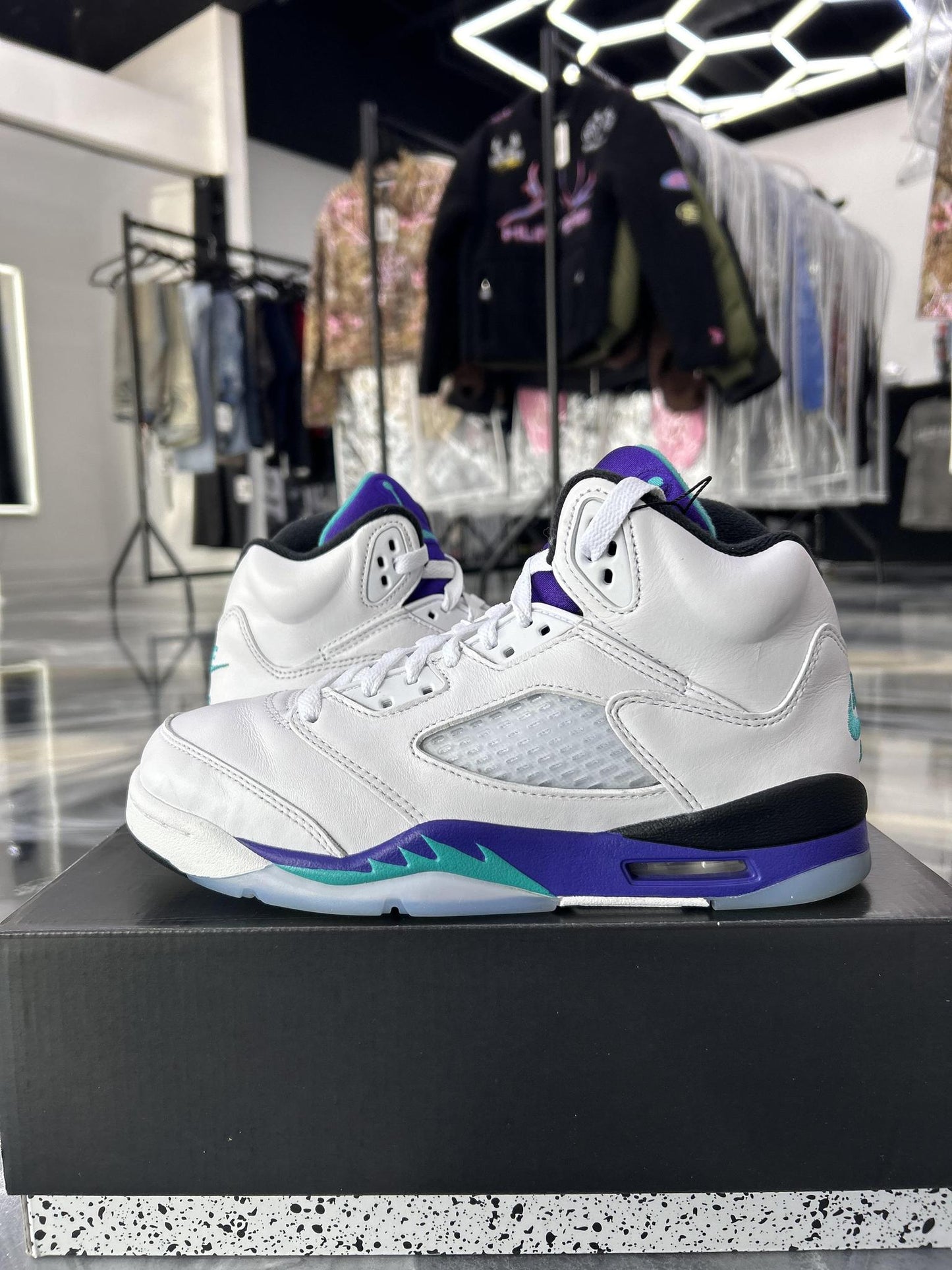 Jordan 5 "Grape" Used Size 6Y/7.5W