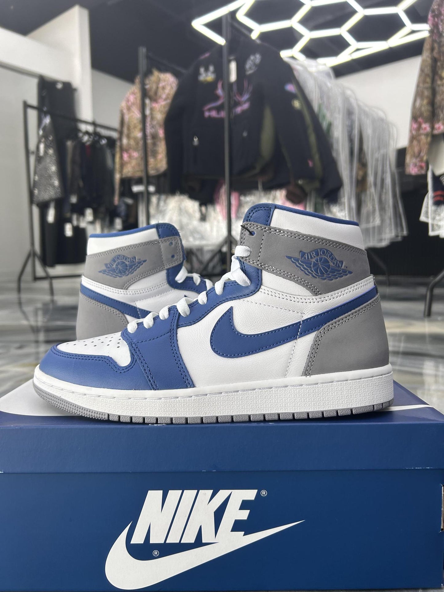 Jordan 1 High "True Blue" Used Size 9