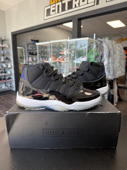 Jordan 11 "Space Jam" Used Size 8