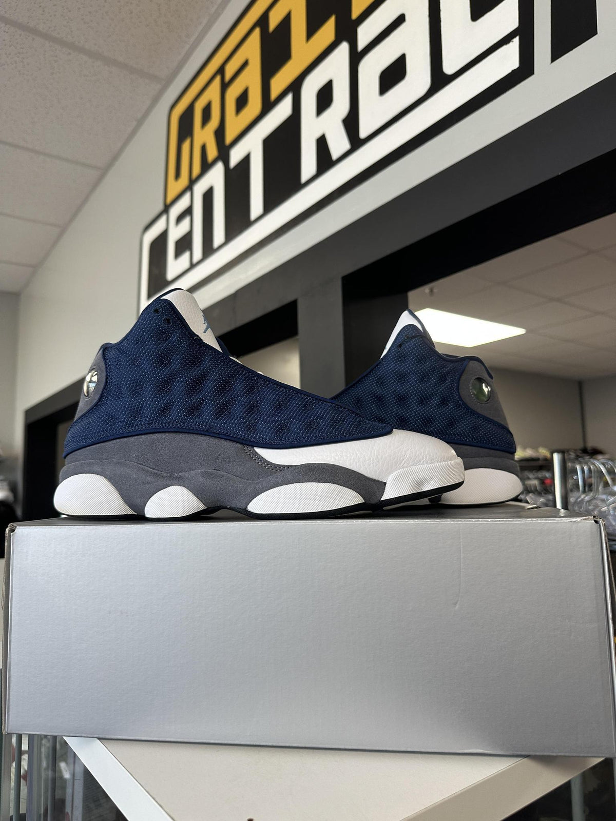Jordan 13 "Flint (2026)" Used Size 12