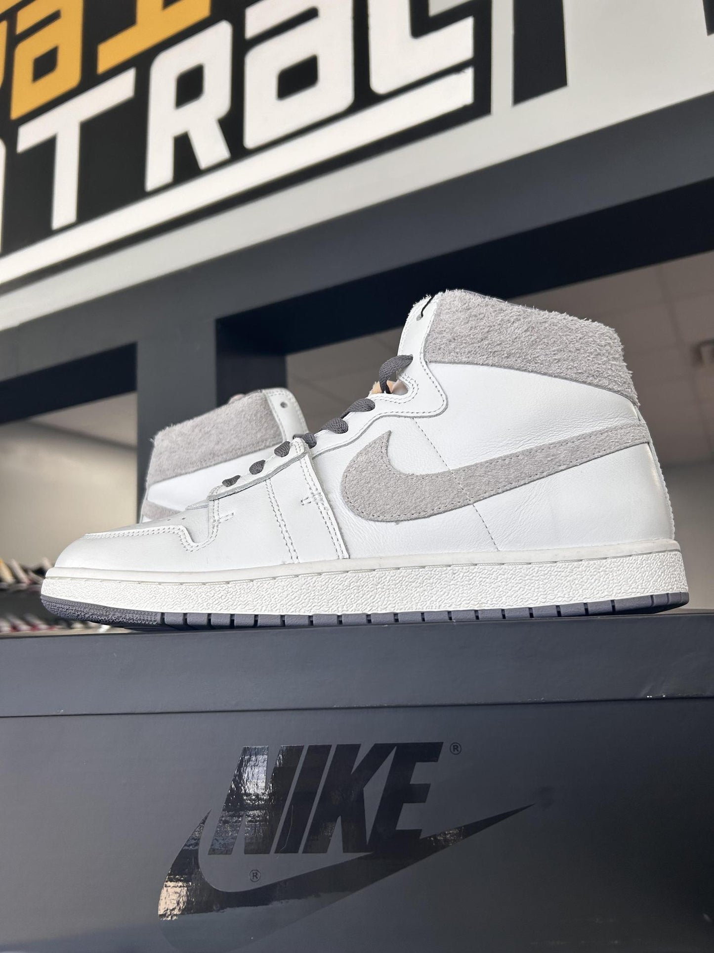 Nike Air Ship "Neutral Grey" Used Size 12