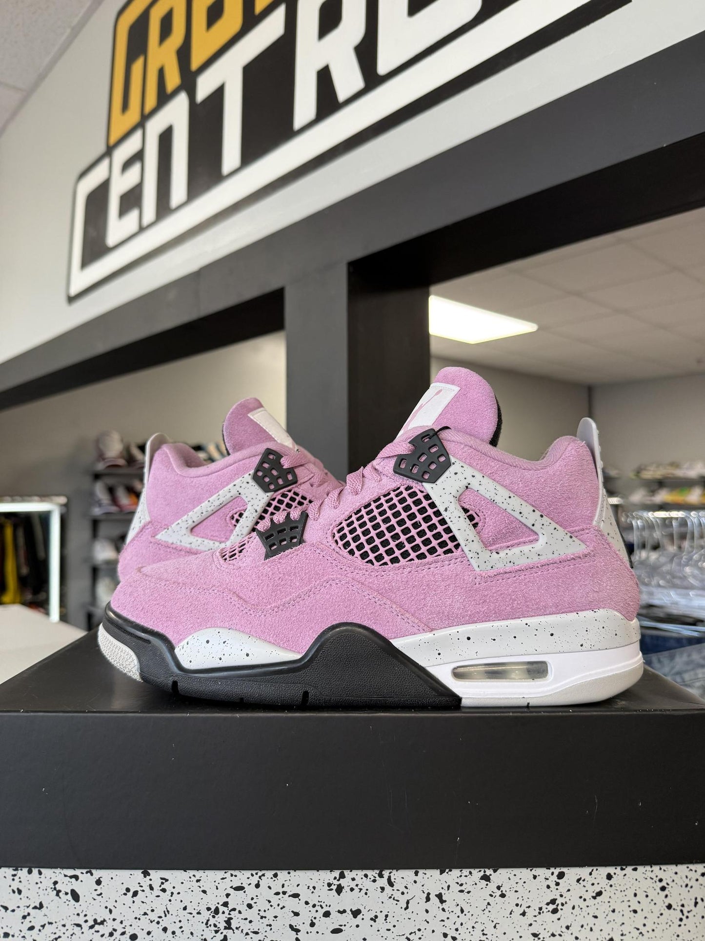 Jordan 4 "Orchid" Used Size 8.5
