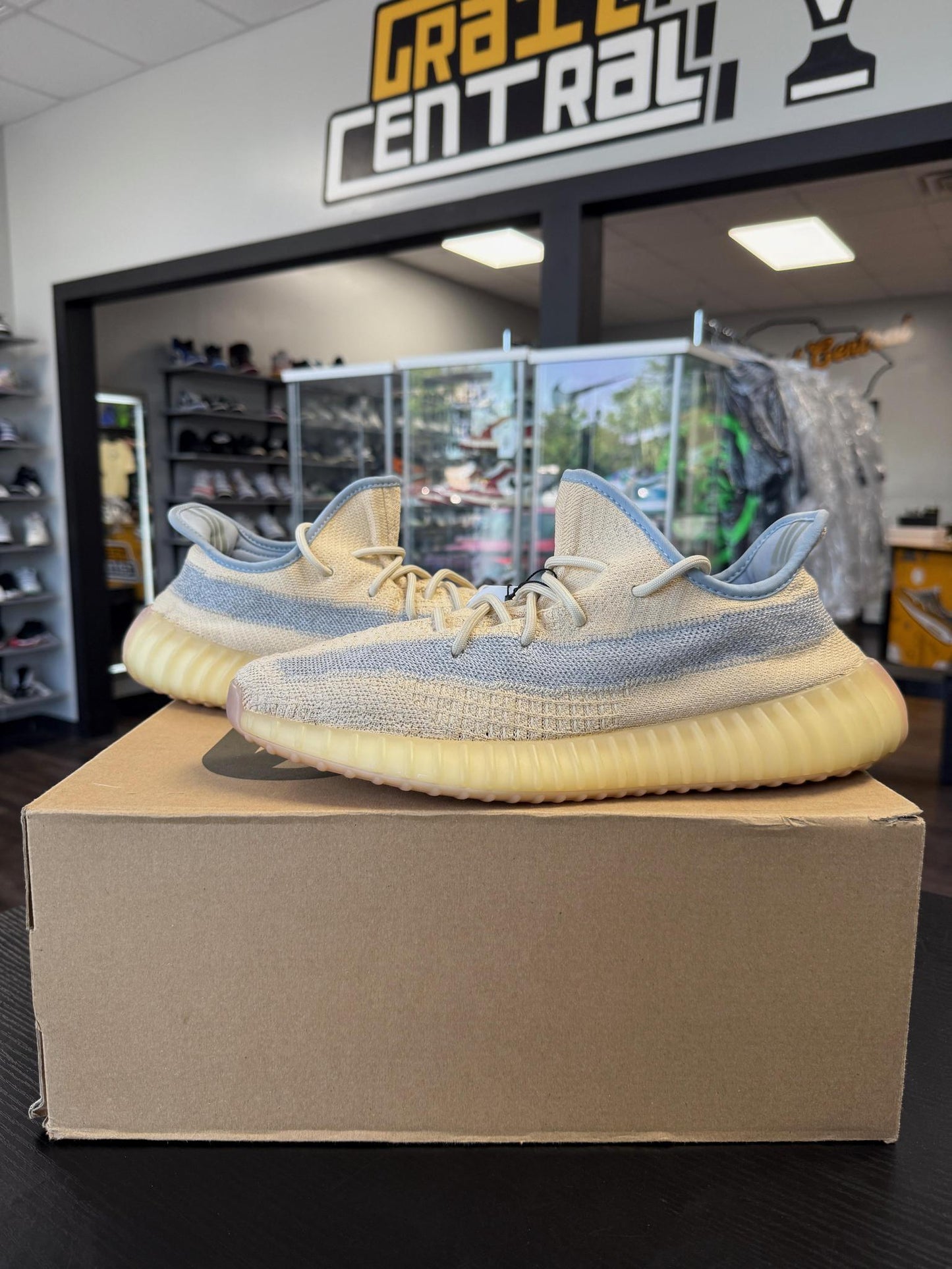 Yeezy 350 V2 "Linen" Used Size 11.5