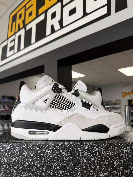 Jordan 4 "Military Black" Used Size 9.5