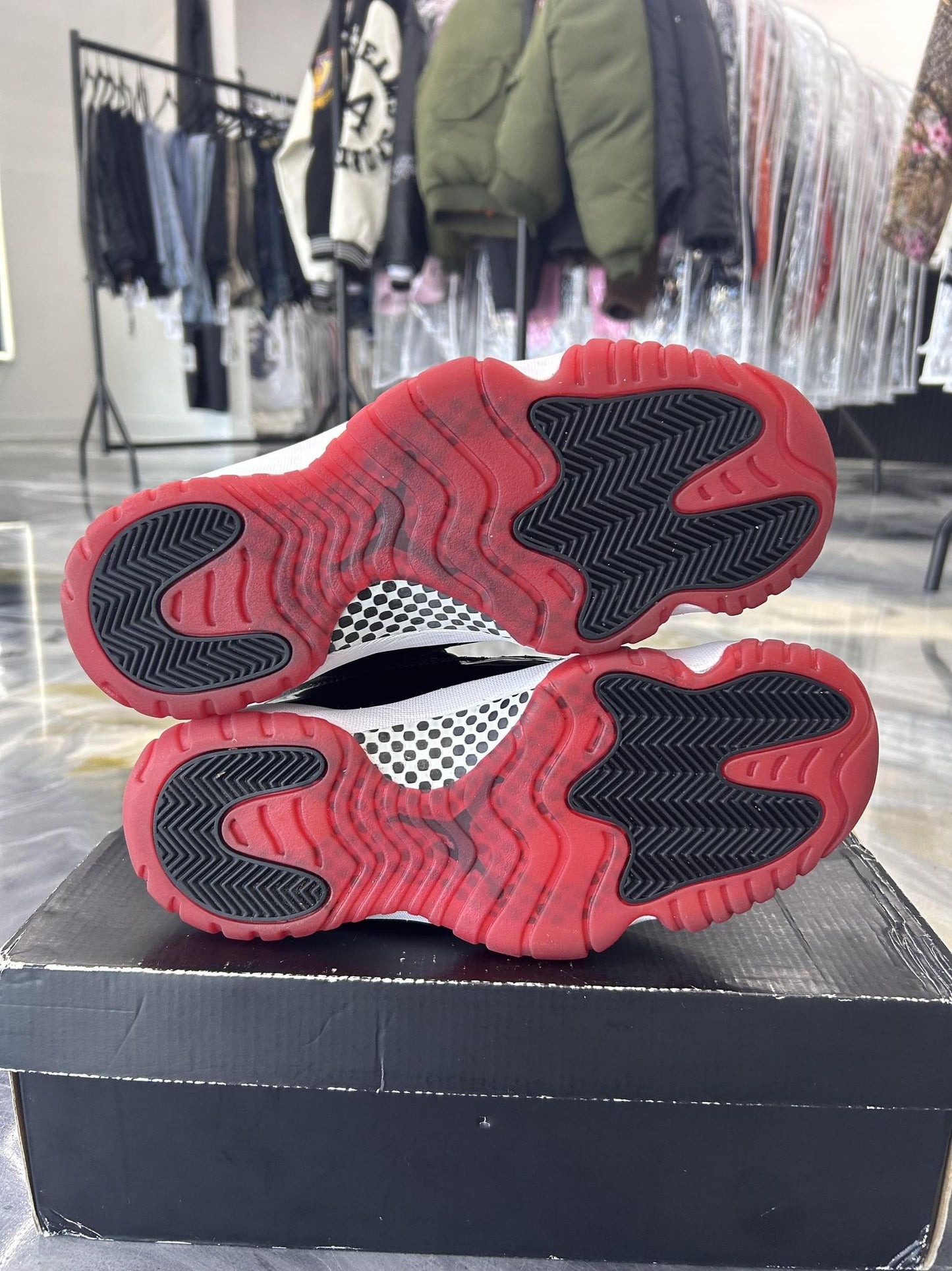 Jordan 11 "Bred" Used Size 9