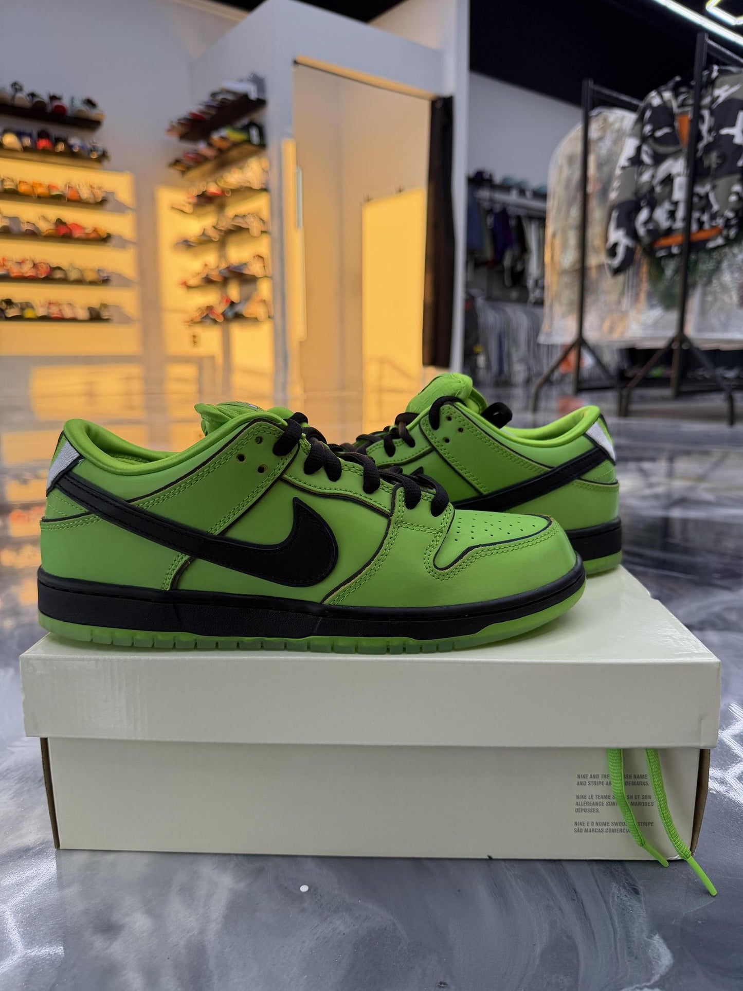 Nike SB Dunk Low "Buttercup" Used Size 9