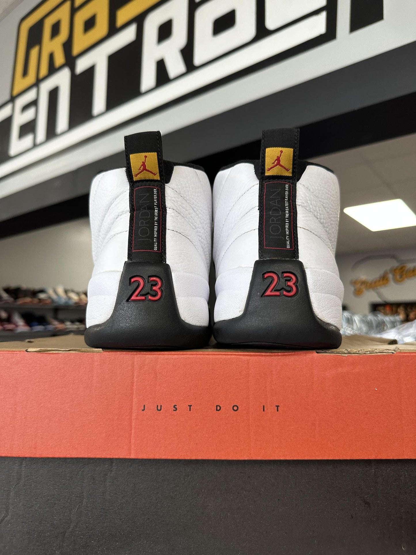 Jordan 12 "Taxi" Size 11