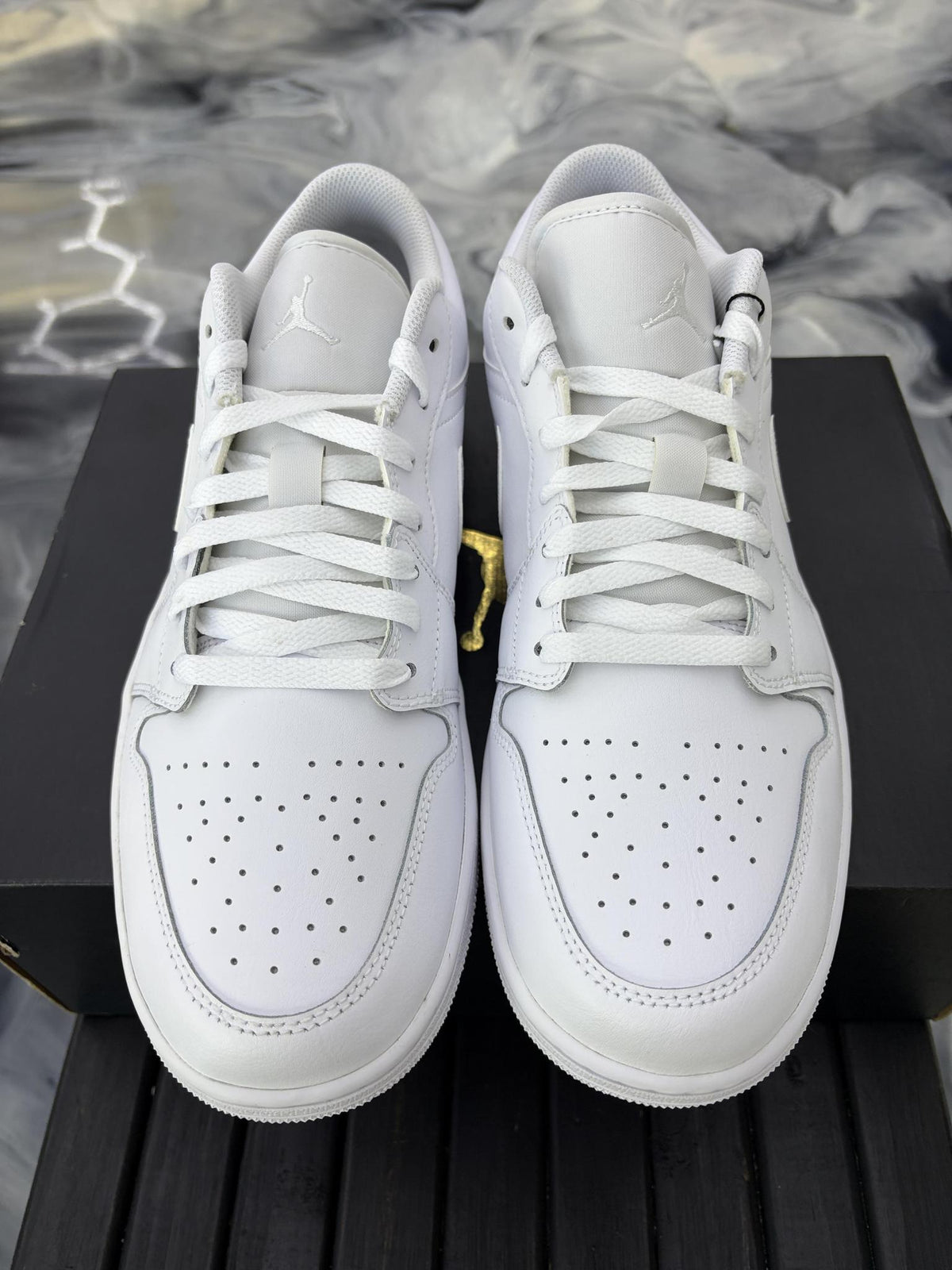 Jordan 1 Low "Triple White" Used Size 11