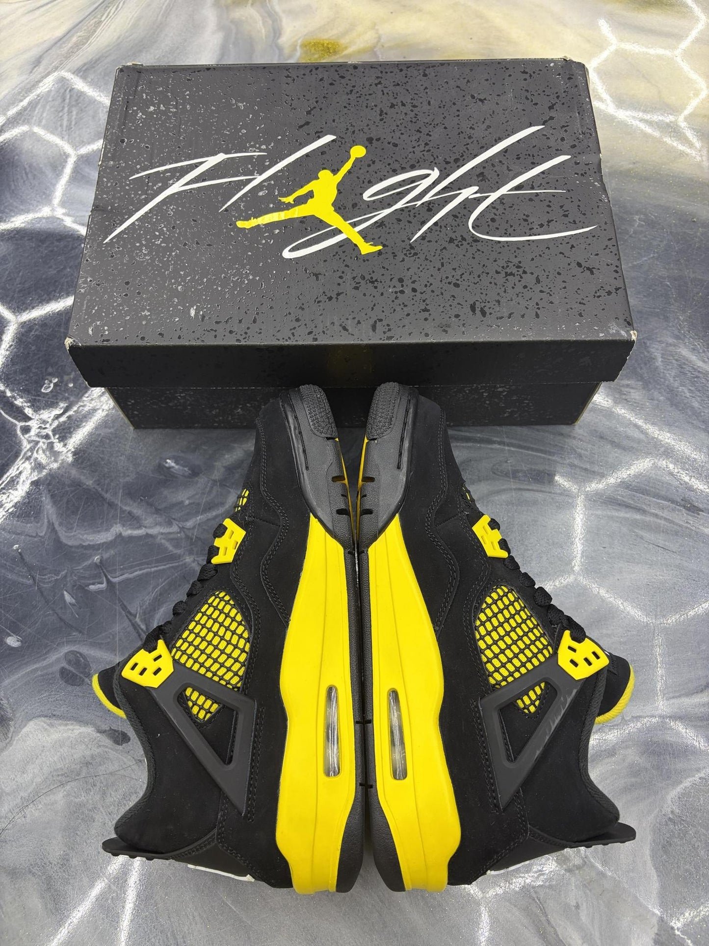 Jordan 4 "Thunder" Used Size 6.5Y/8W