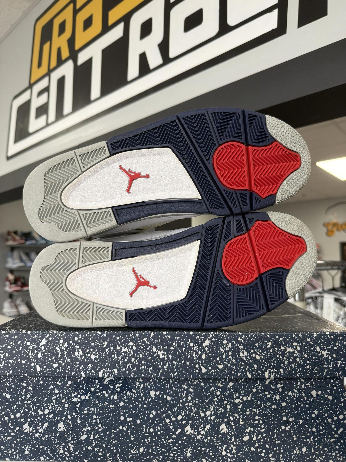 Jordan 4 "Midnight Navy" Used Size 10.5