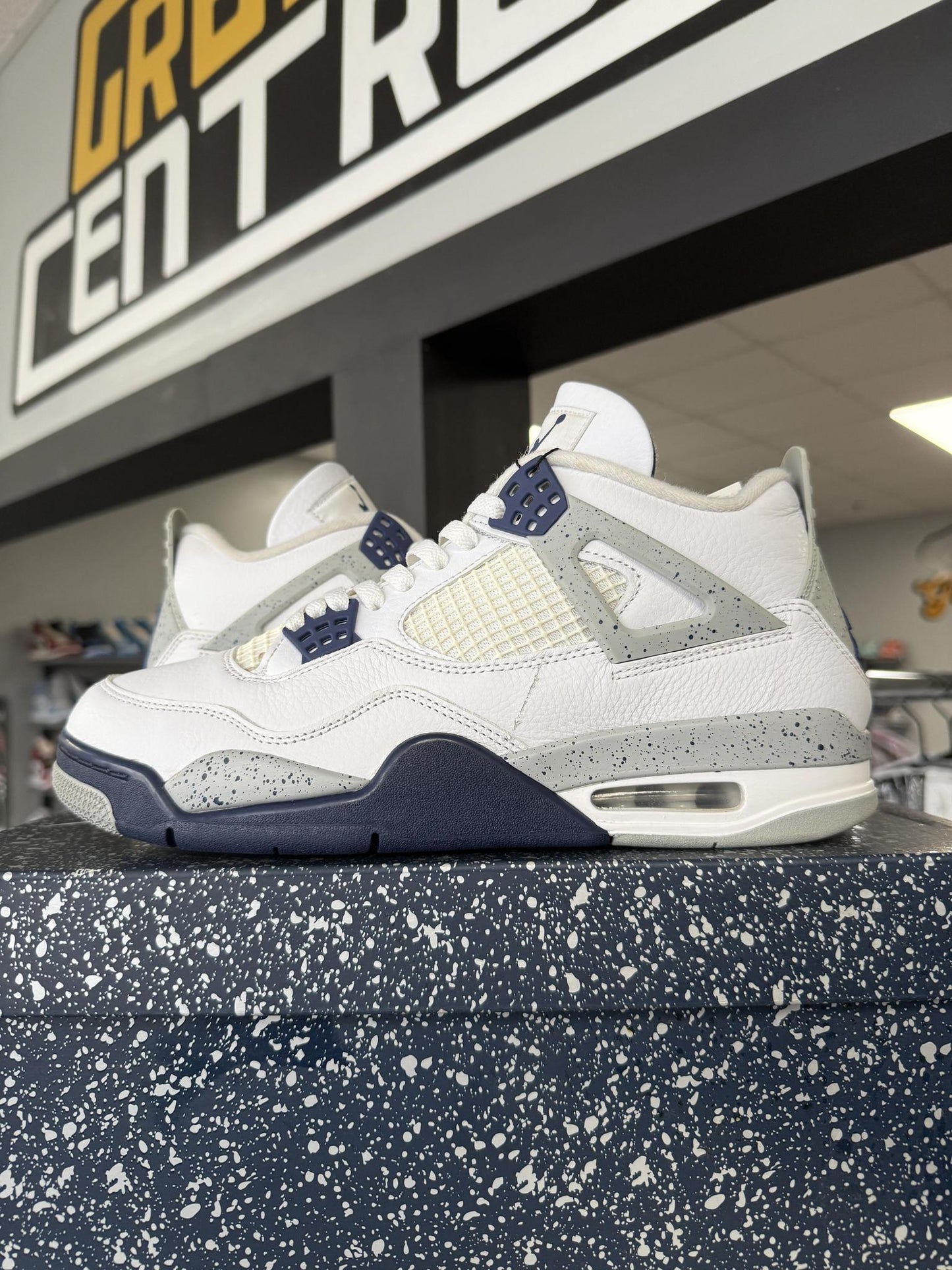 Jordan 4 "Midnight Navy" Used Size 10.5
