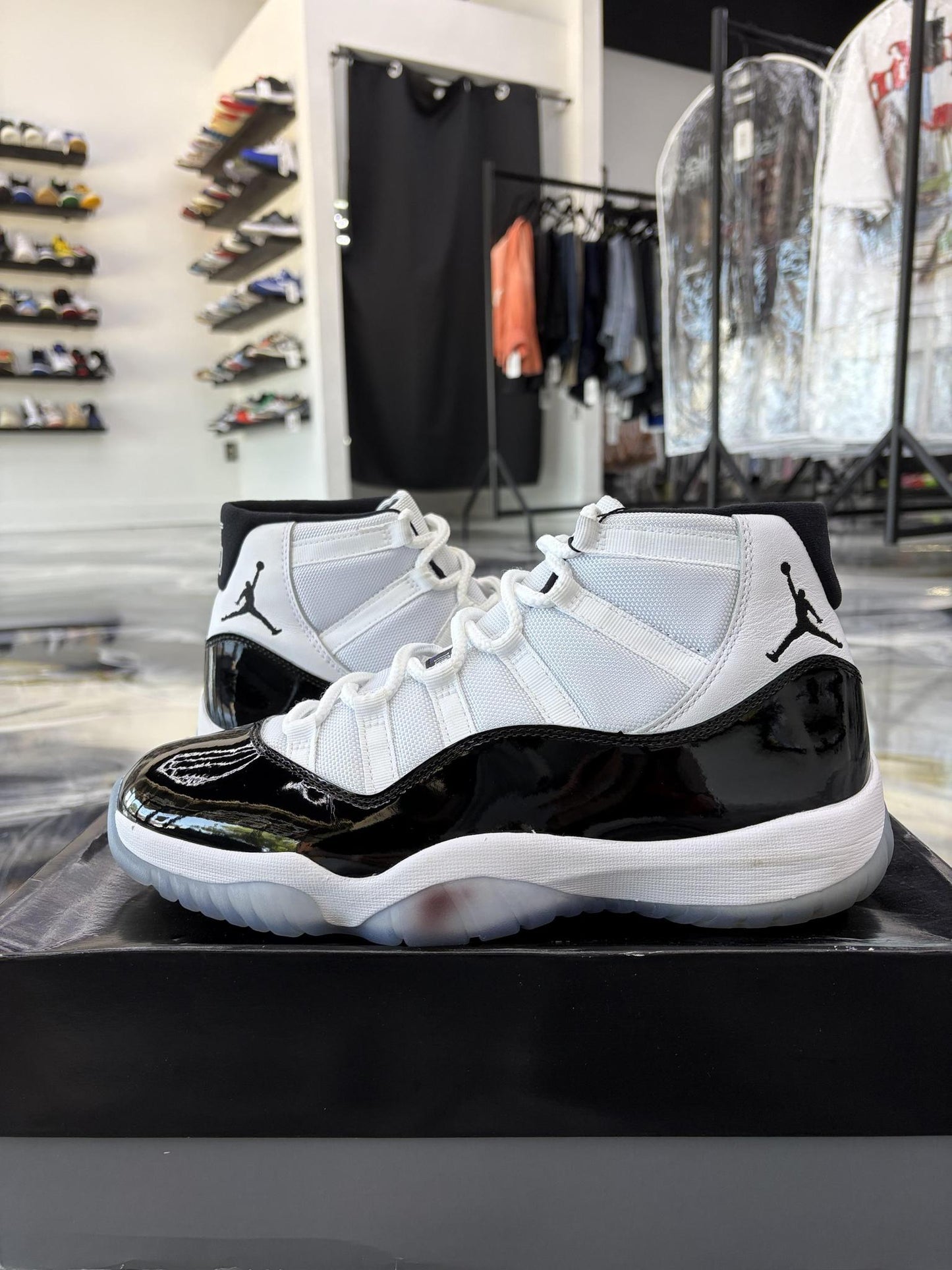 Jordan 11 "Concord" Used Size 10