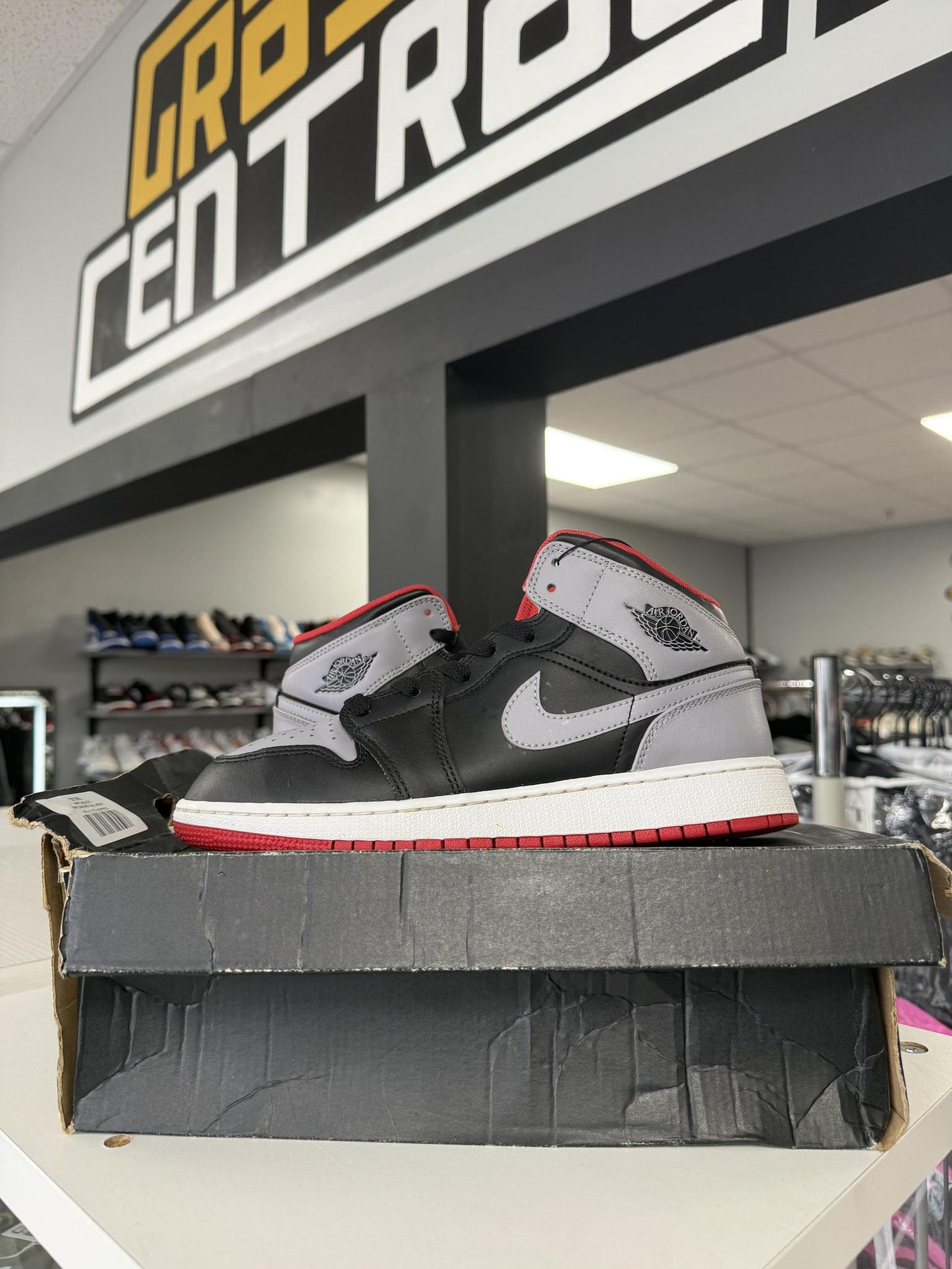 Jordan 1 Mid "Grey Red" Used Size 6.5Y/8W