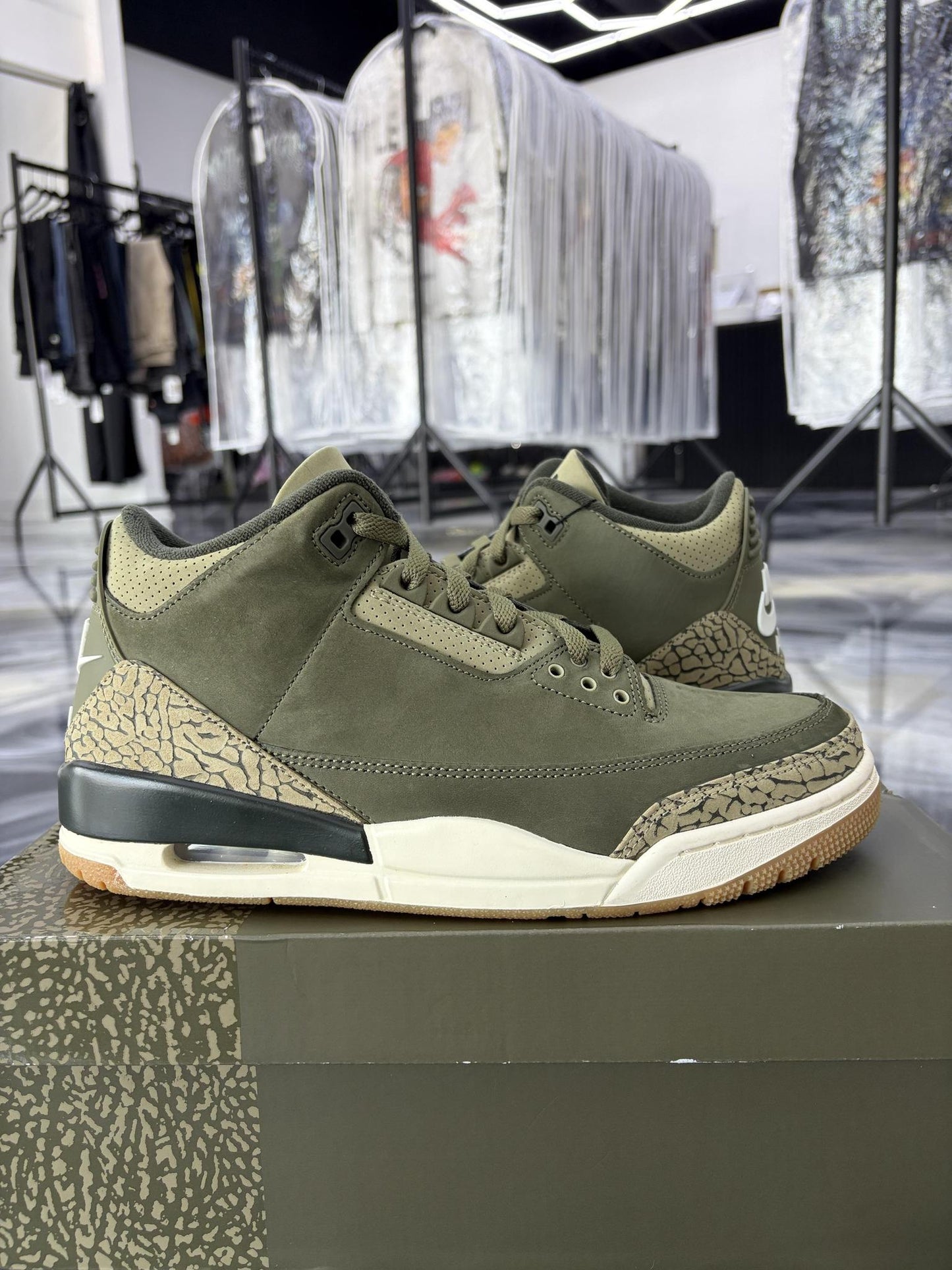 Jordan 3 "Family Affair" Used Size 9