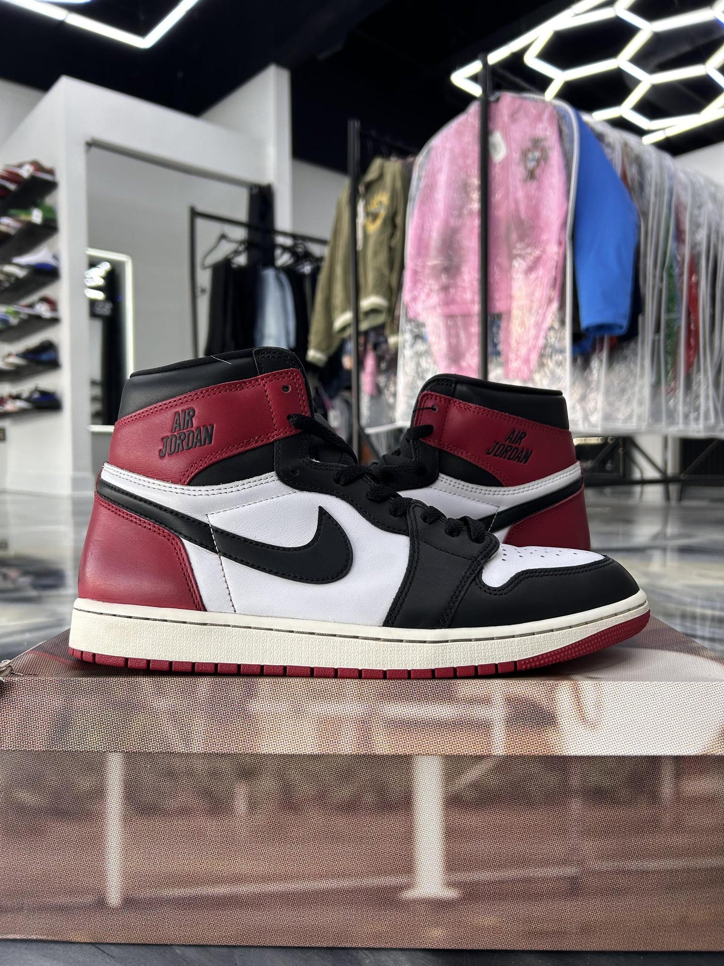 Jordan 1 "Black Toe" Used Size 12