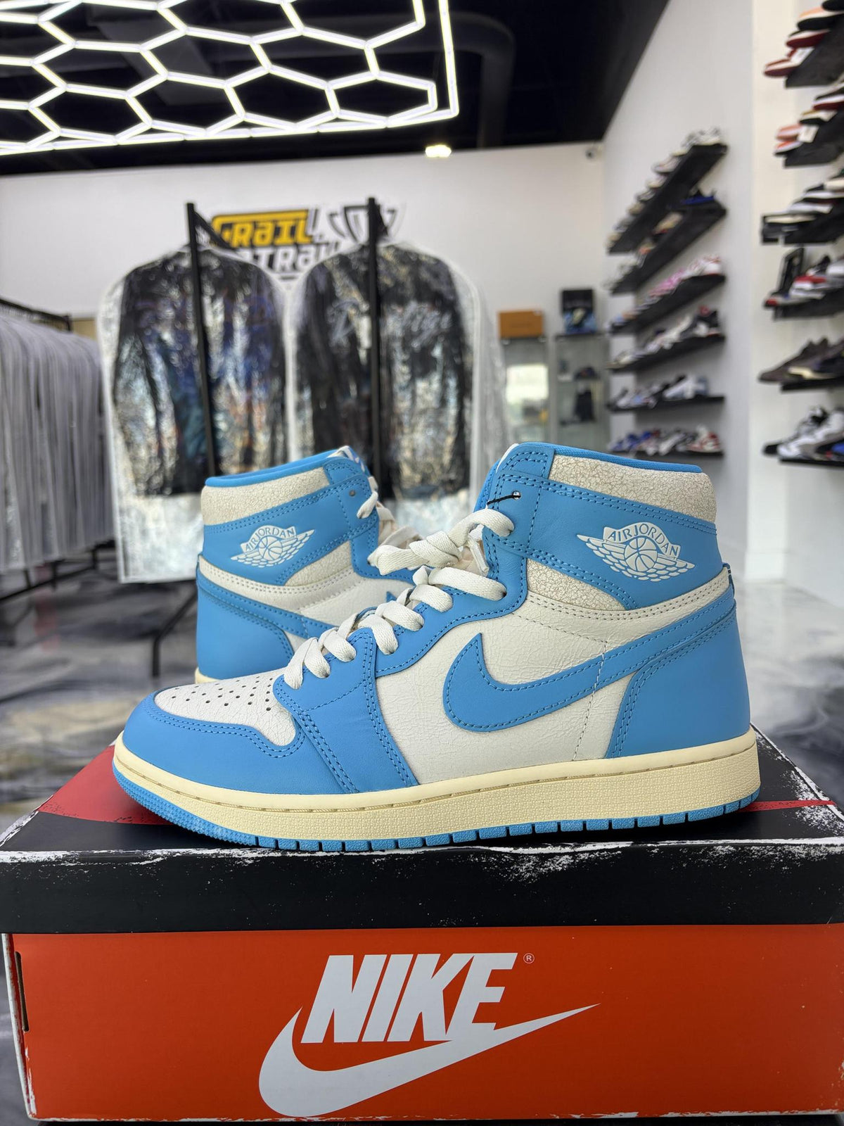Jordan 1 High "UNC Reimagined" Used Size 9