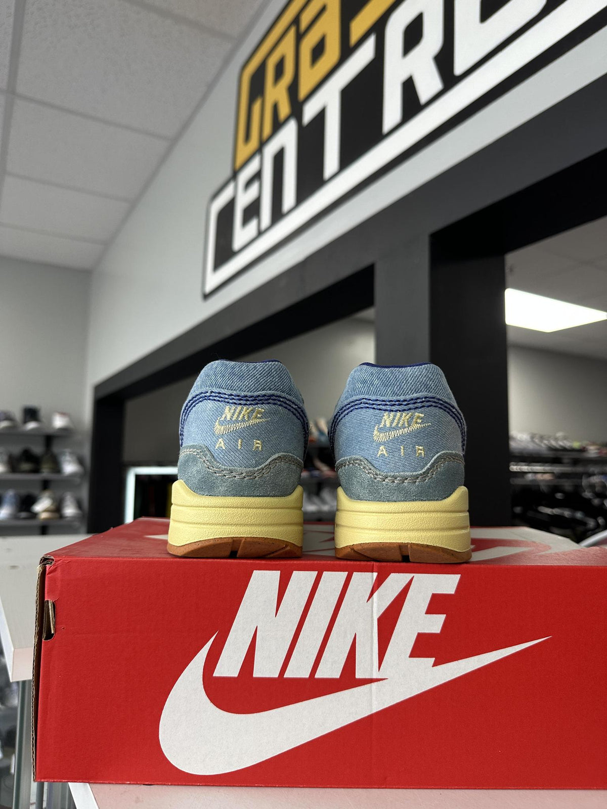 Nike Air Max 1 "Denim" Used Size 6.5Y/8W