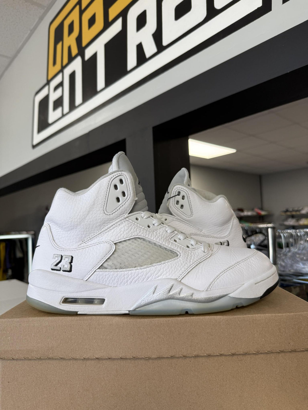 Jordan 5 "White Metallic" Used Size 11.5