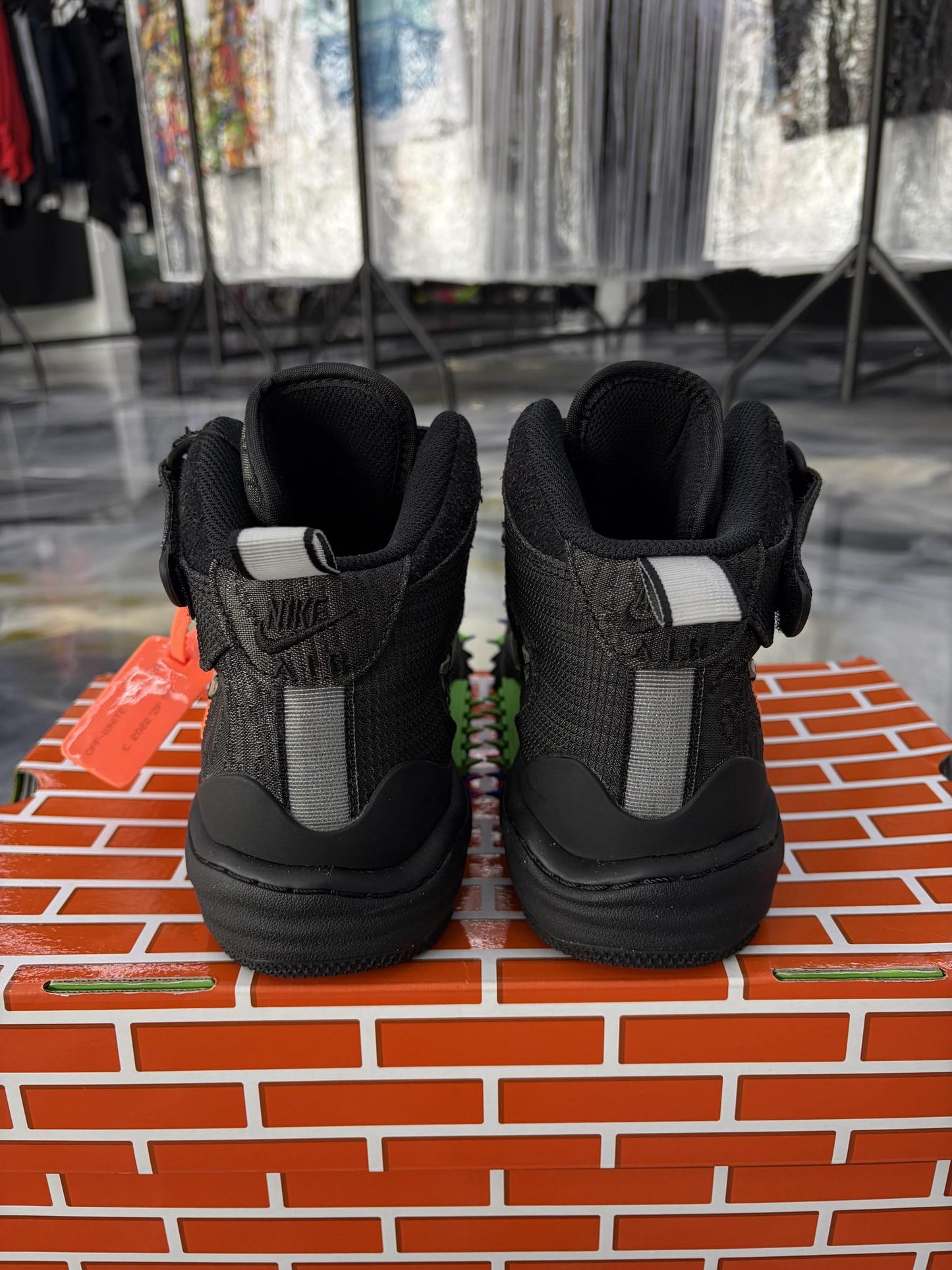 Nike X Off White Air Force 1 Mid "Black" Used Size 9