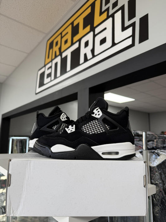 Jordan 4 "White Thunder" Used Size 5Y/6.5W