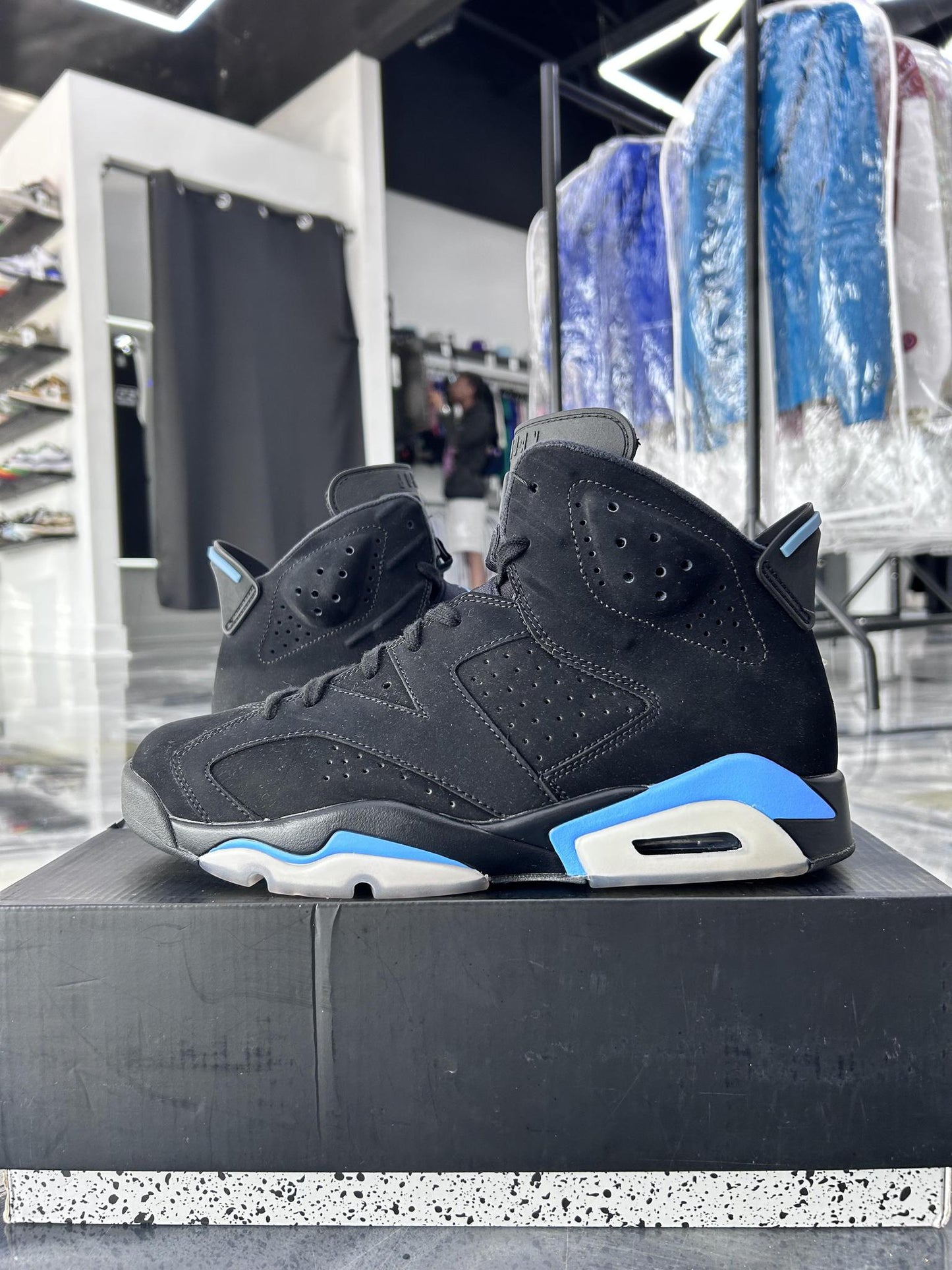 Jordan 6 "UNC" Used Size 10.5