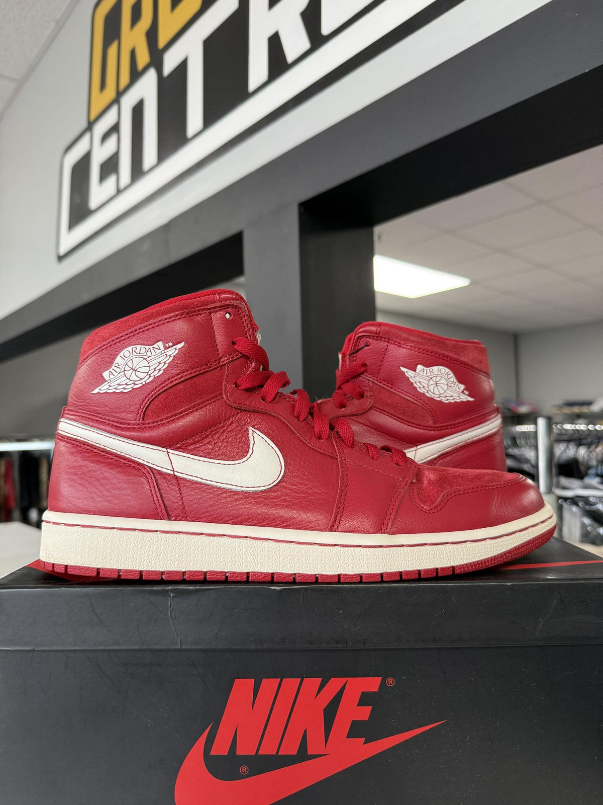 Jordan 1 "Gym Red (2014)" Used Size 9.5