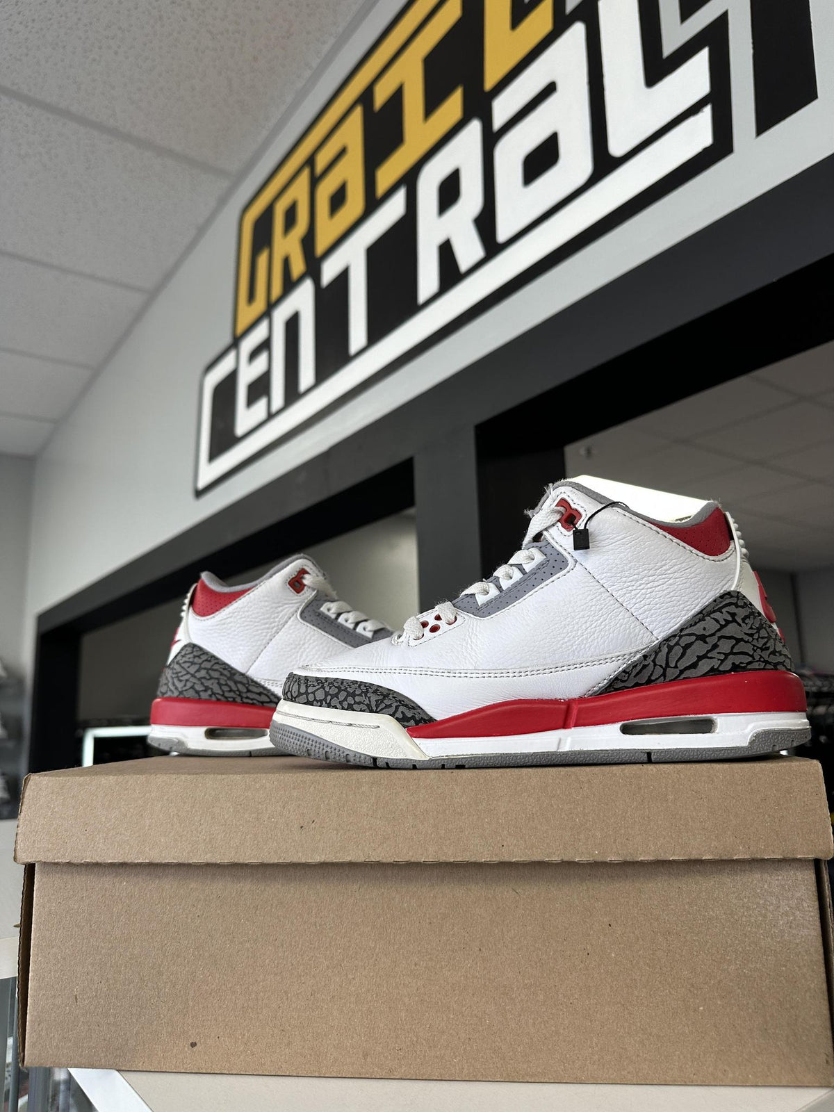 Jordan 3 "Fire Red" 6Y/7.5W Used