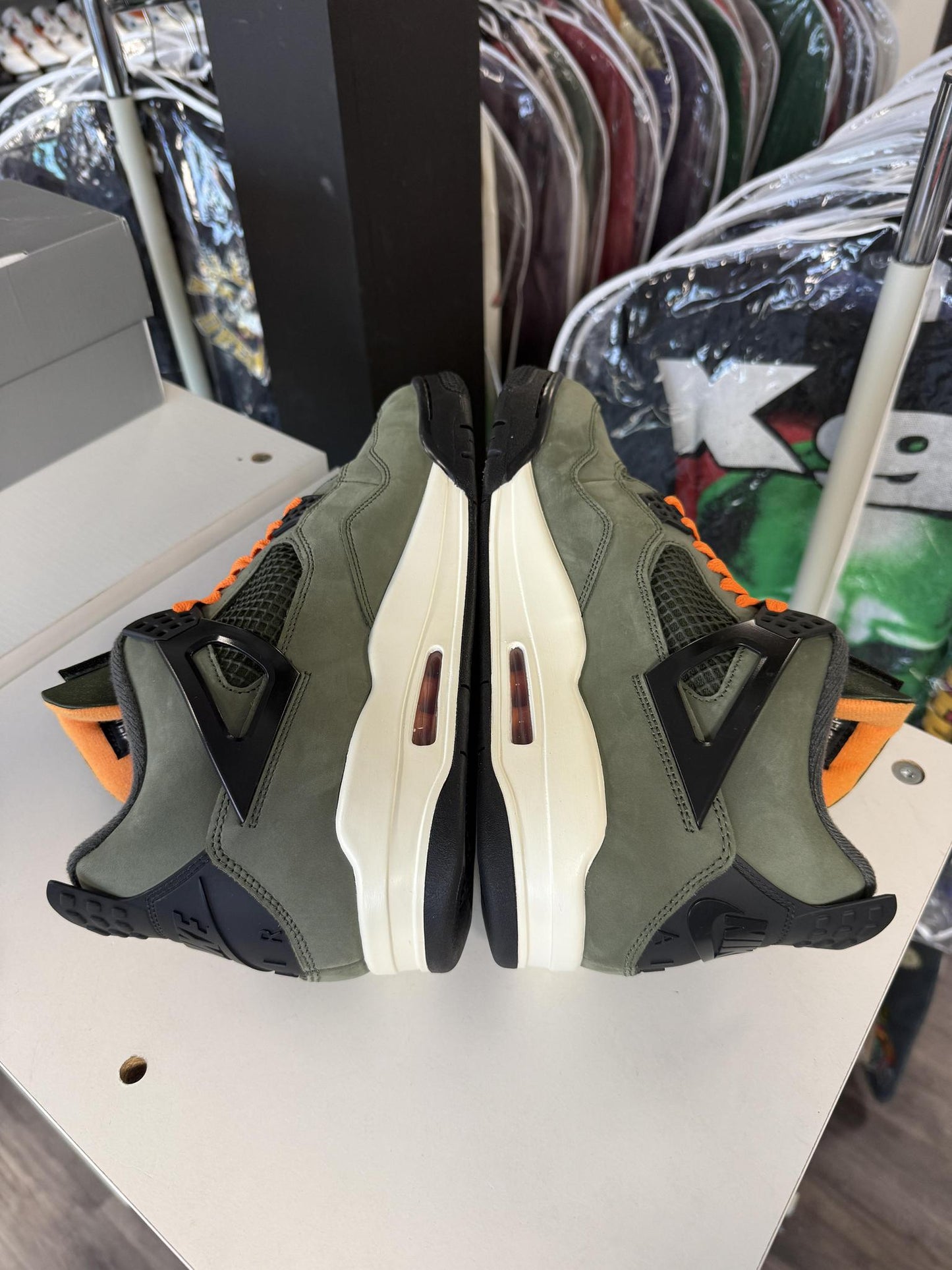 Jordan 4 Undefeated Used