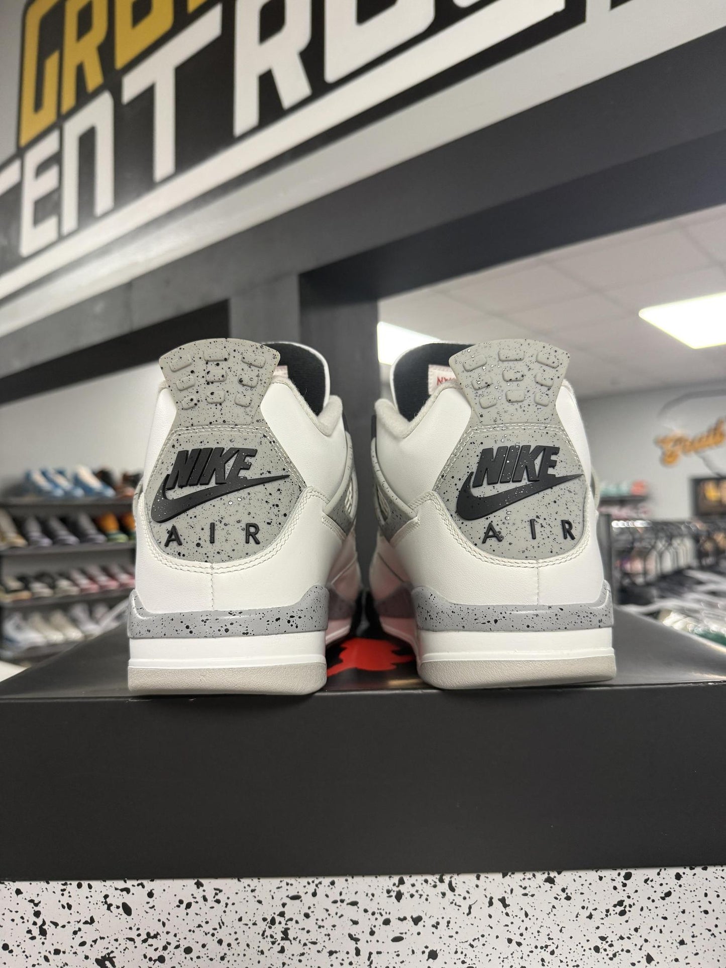 Jordan 4 "White Cement" Used Size 11.5
