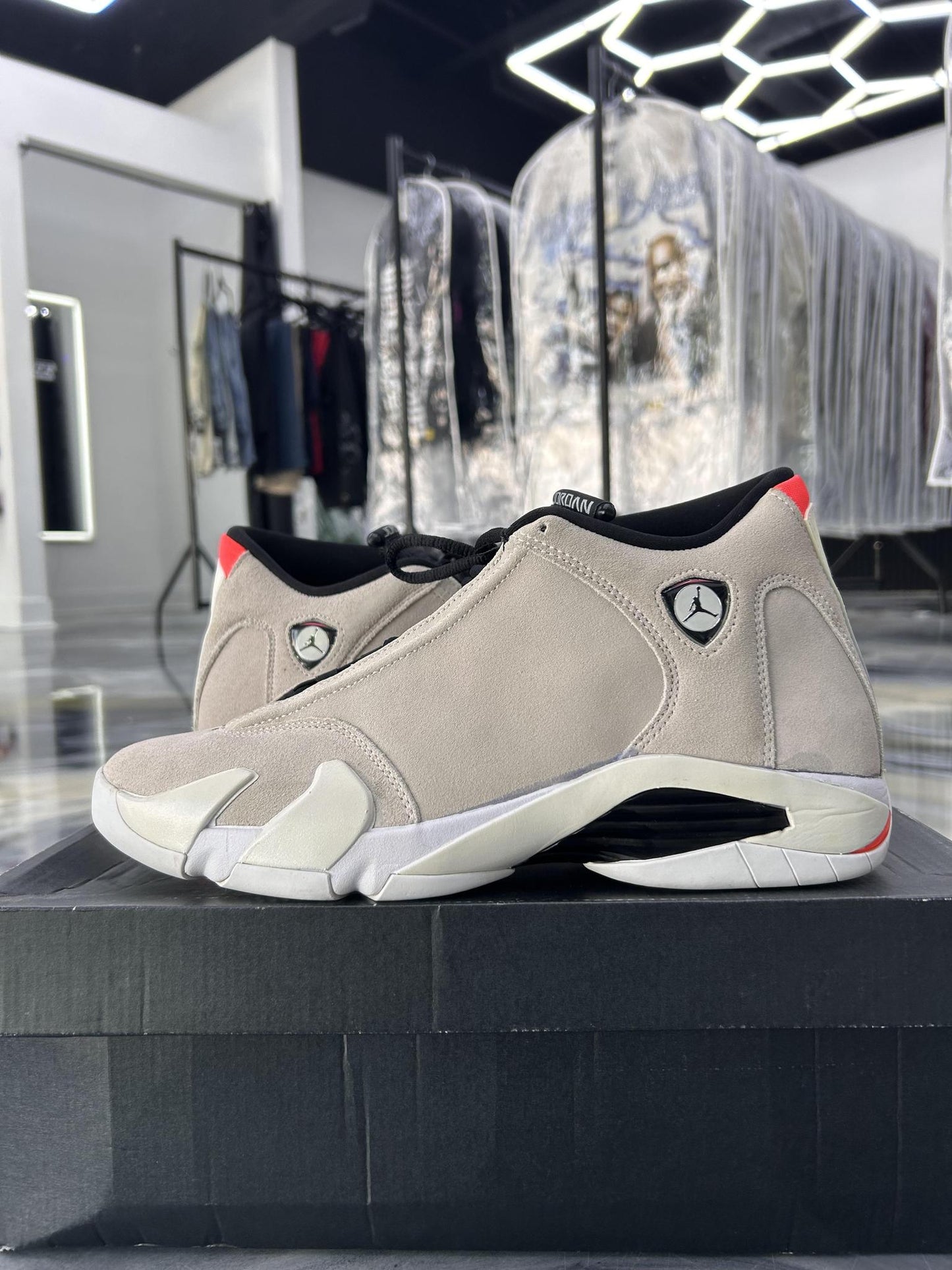 Jordan 14 "Desert Sand" Used Size 10.5