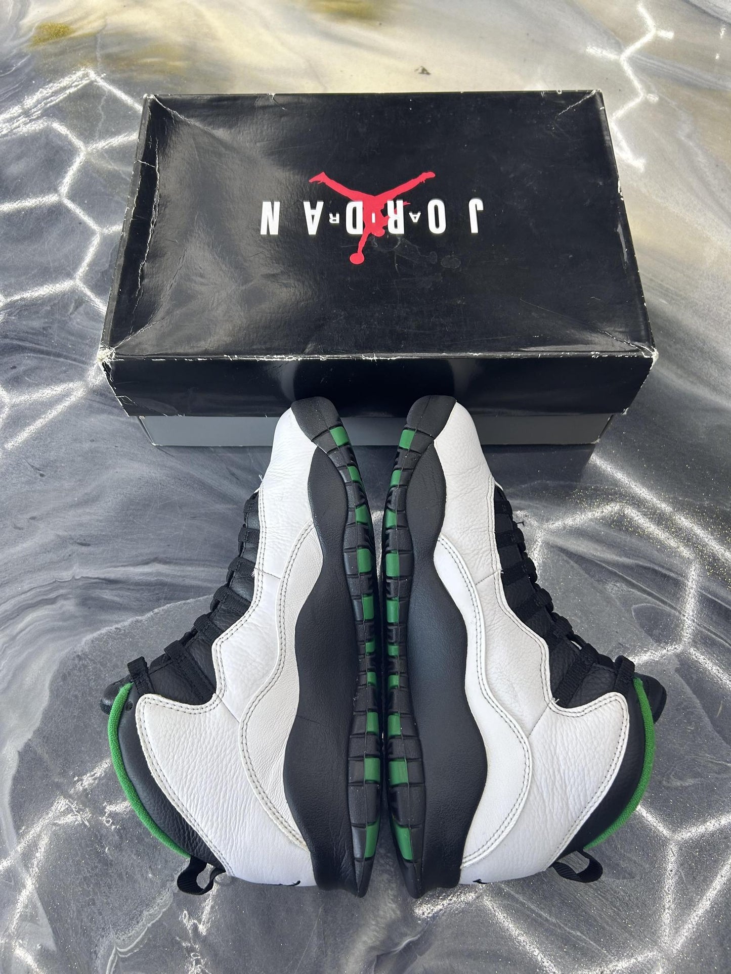 Jordan 10 "Seattle" Used Size 9