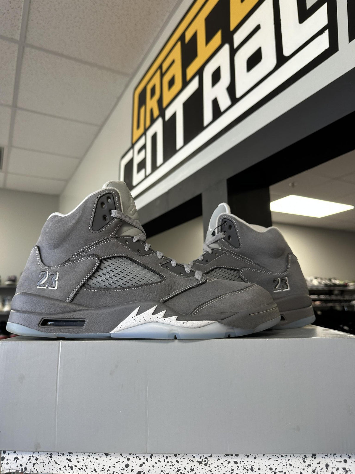 Jordan 5 "Wolf Grey" Size 11.5 Used