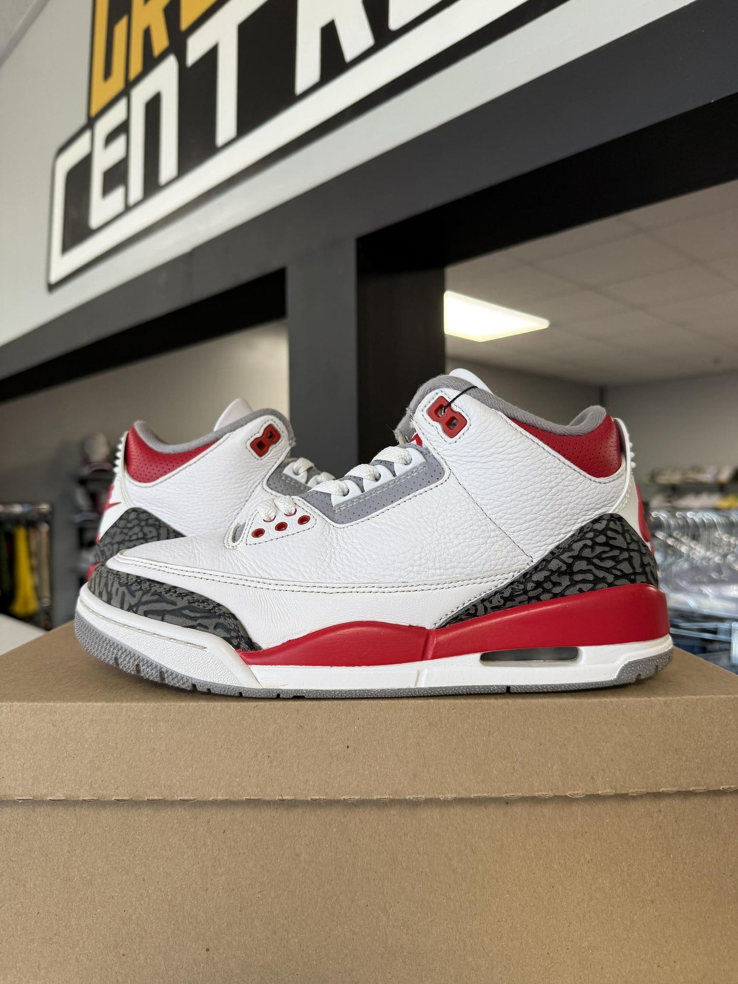 Jordan 3 "Fire Red" Used Size 7.5