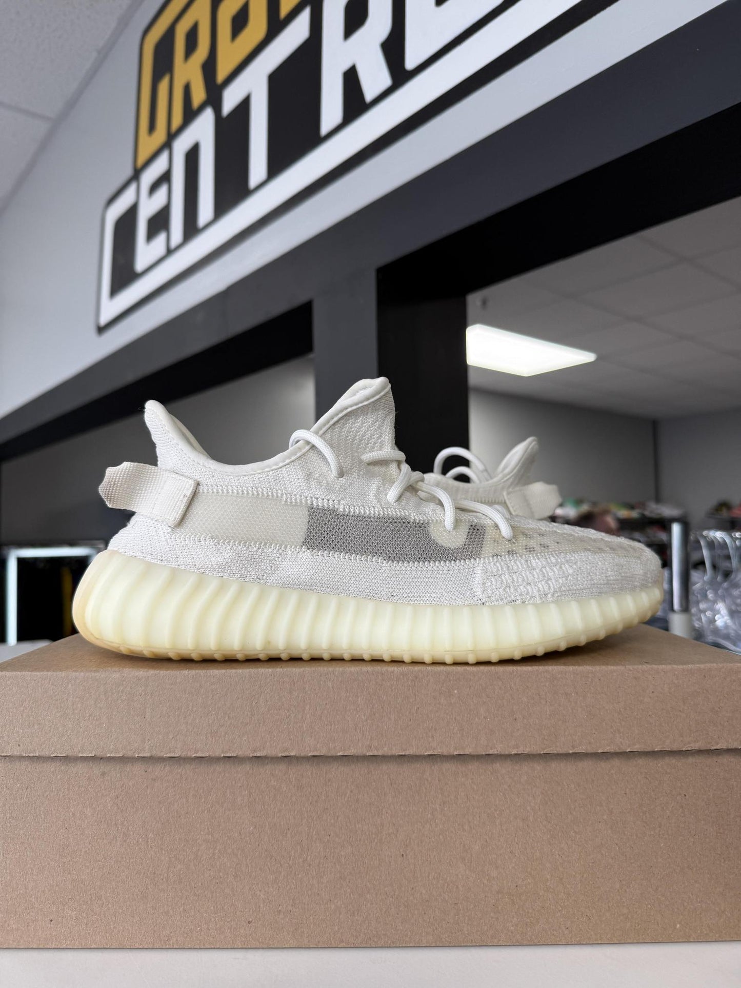 Yeezy 350 V2 "Bone" Used Size 10