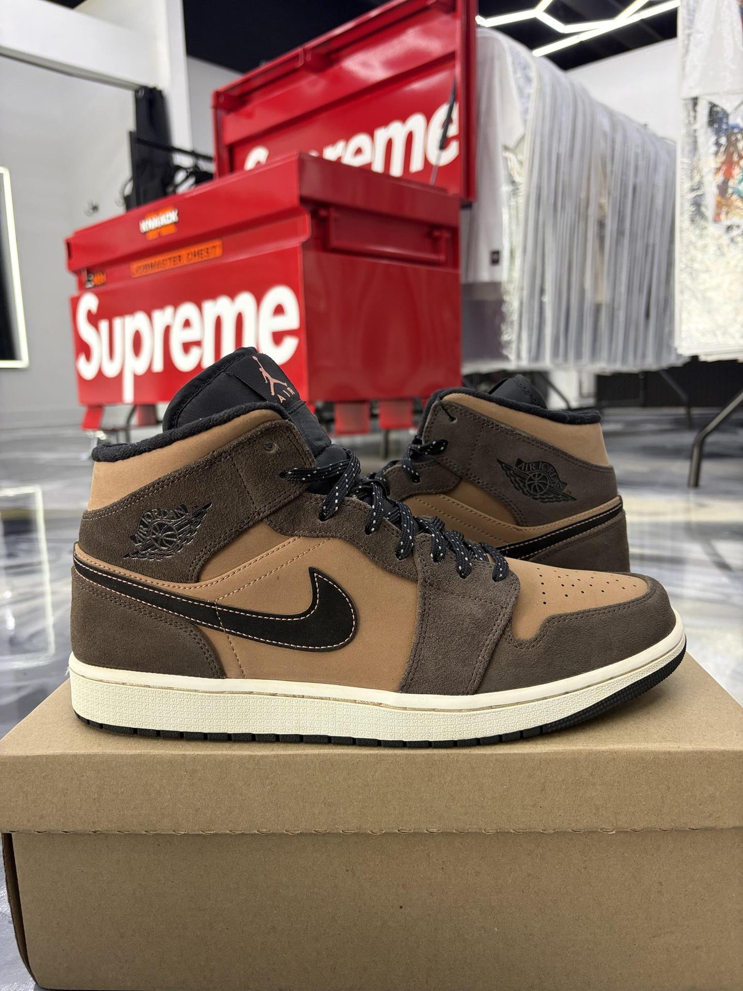 Jordan 1 Mid SE "Dark Chocolate" Used Size 12