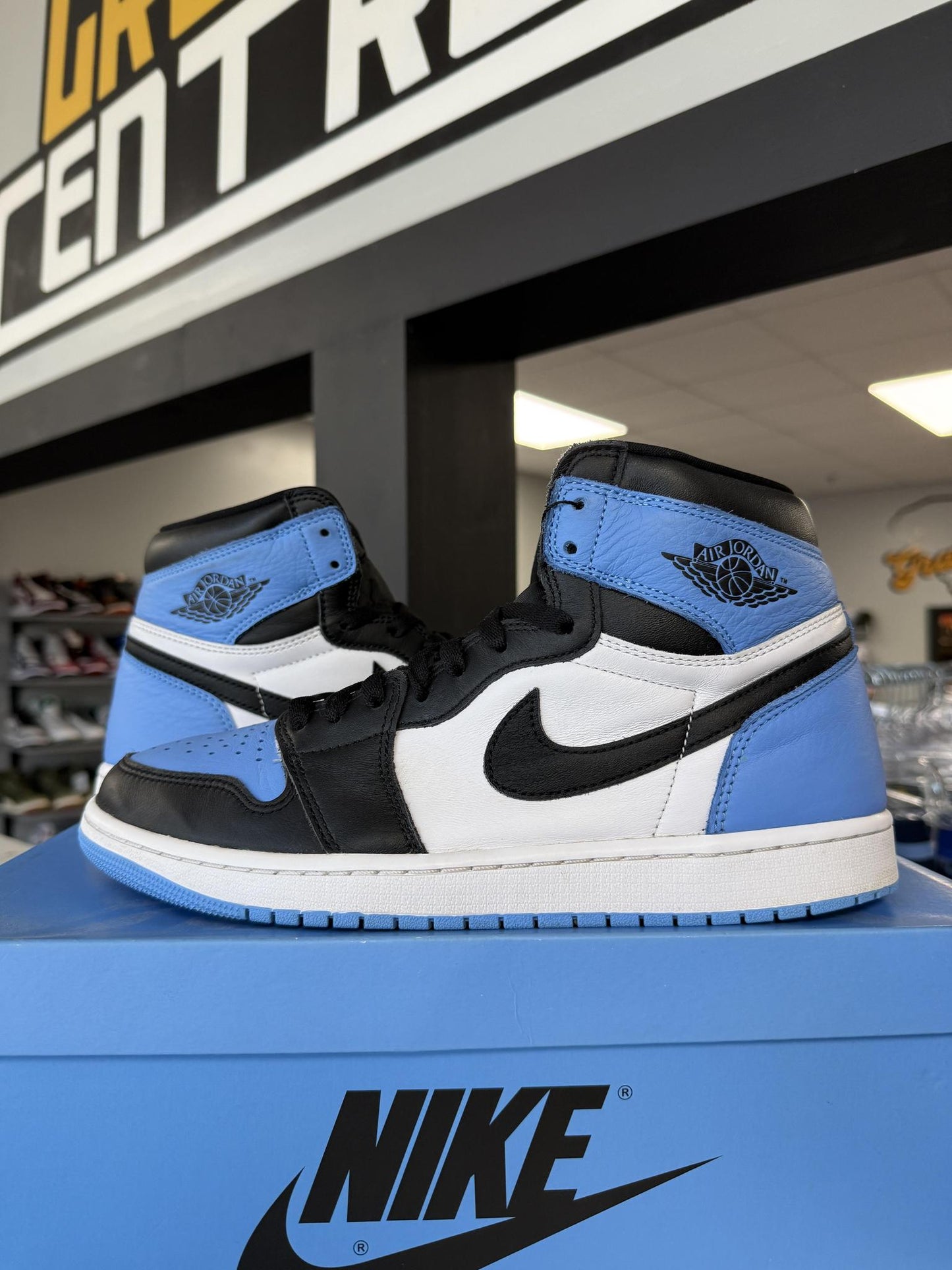 Jordan 1 "UNC Toe" Used Size 11