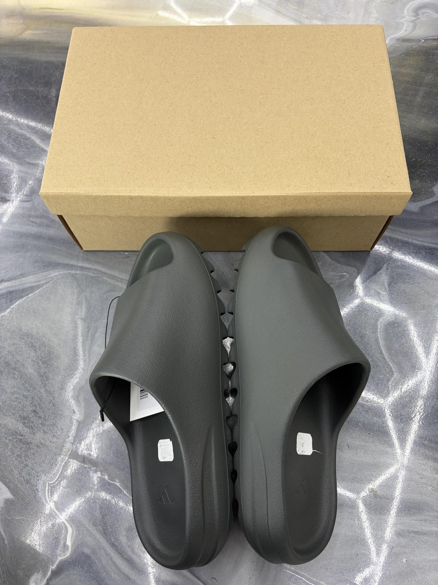 Adidas Yeezy Slide "Onyx" Used Size 11
