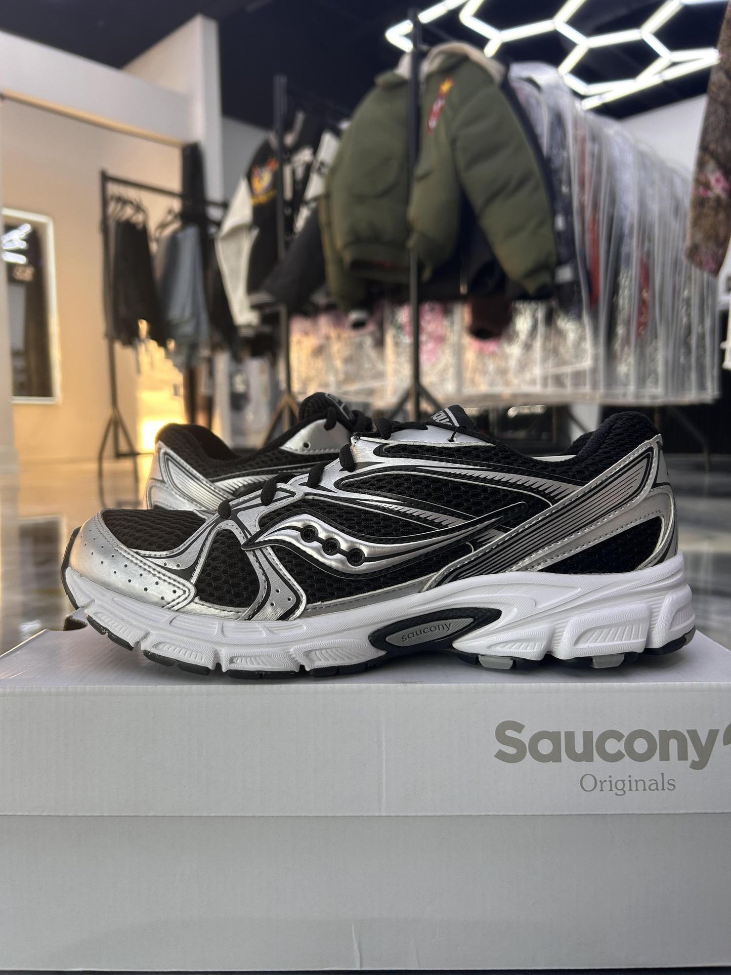 Saucony Grid Ride Millennium Used Size 9