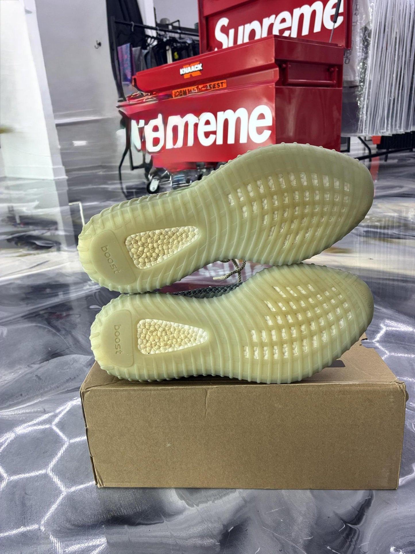 Yeezy 350 V2 "Ash Blue" Used Size 12