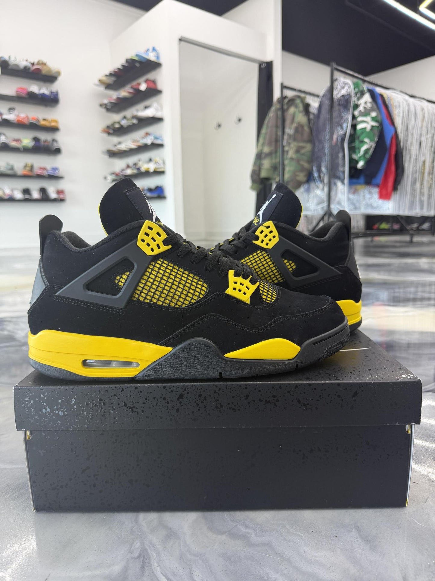 Jordan 4 "Thunder" Used Size 14