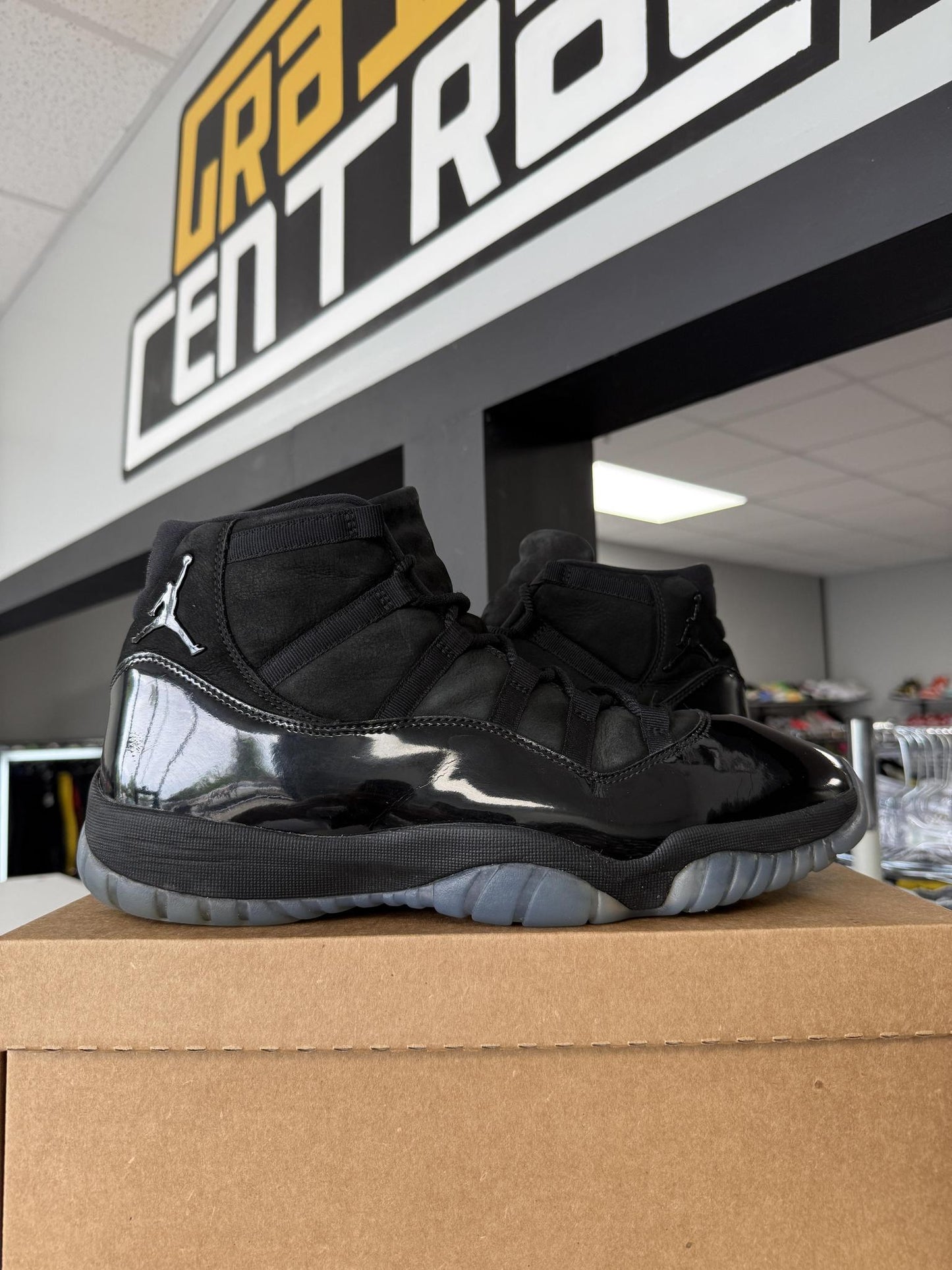 Jordan 11 "Cap And Gown" Used Size 14