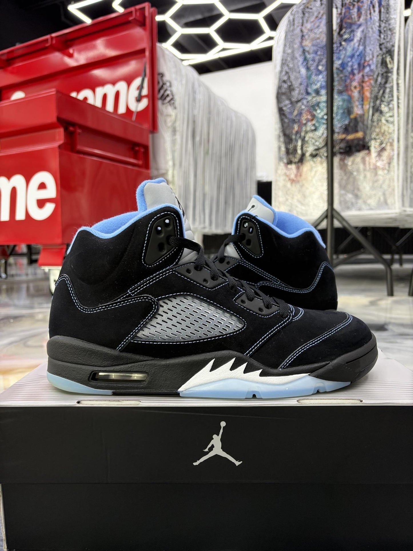 Jordan 5 "Black University Blue" Used Size 10