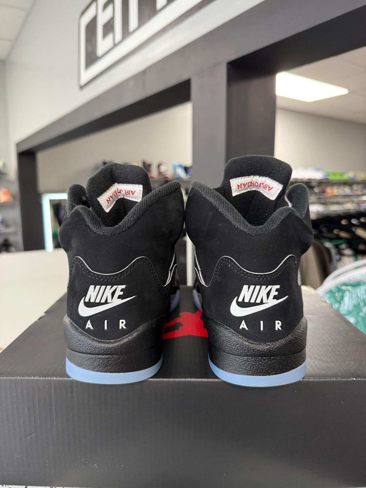 Jordan 5 "Metallic Reimagined" Used Size 5.5Y/7W