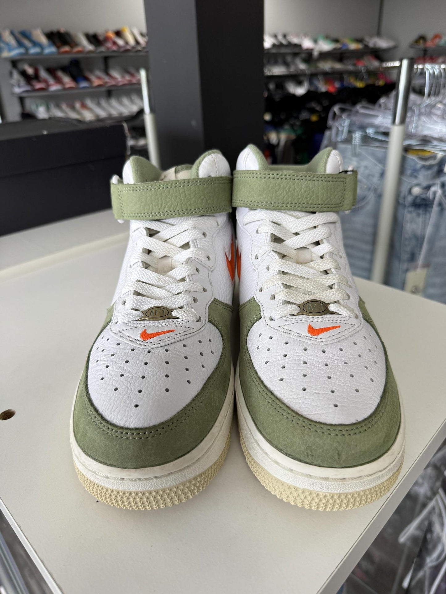 Air Force 1 Low "Jewel Green" Used Size 7.5