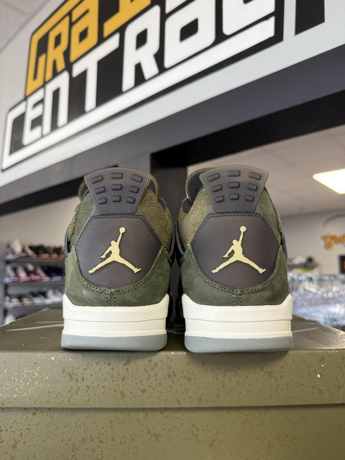 Jordan 4 "Craft Olive" Used Size 13