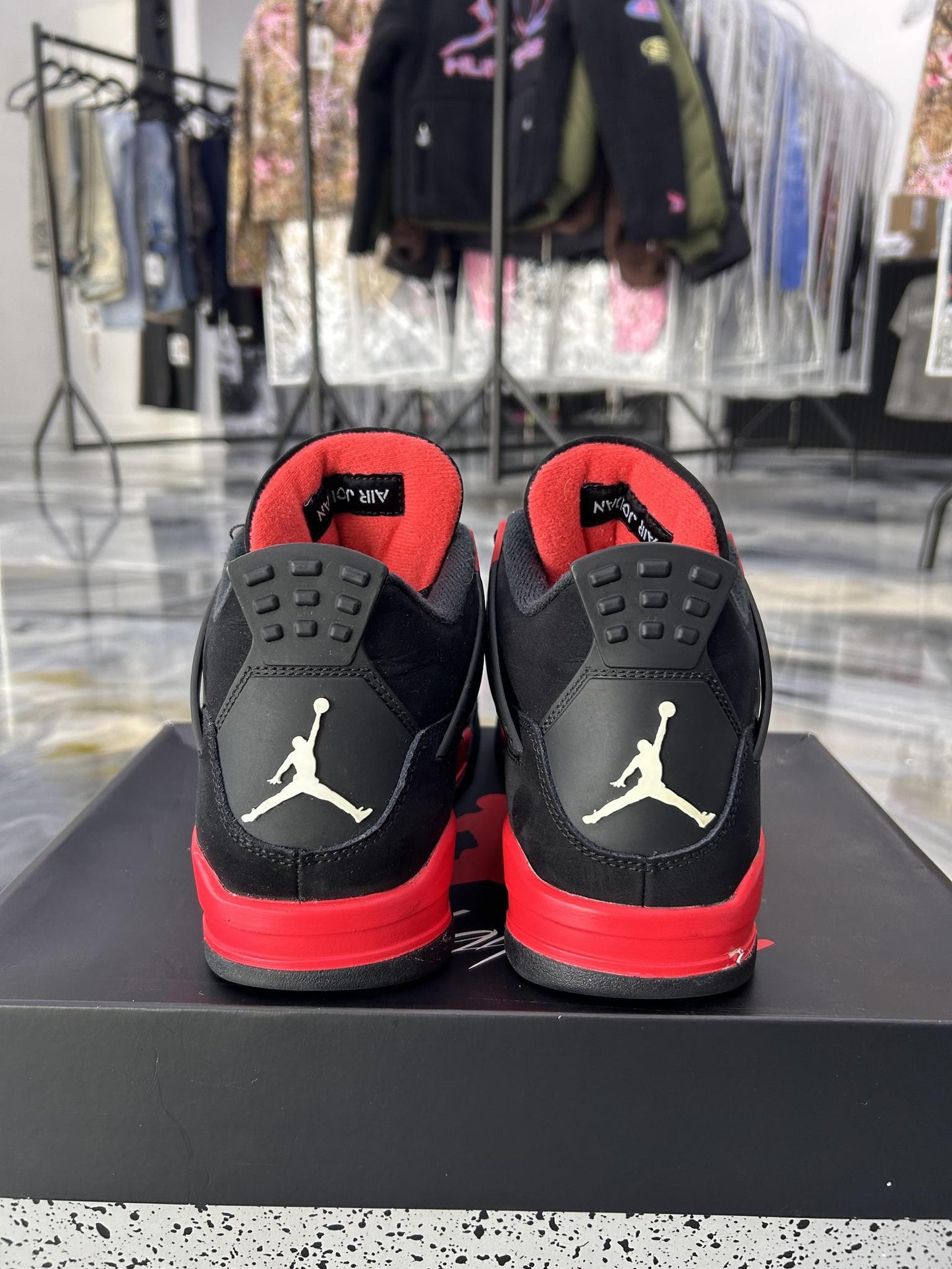 Jordan 4 "Red Thunder" Used Size 8.5