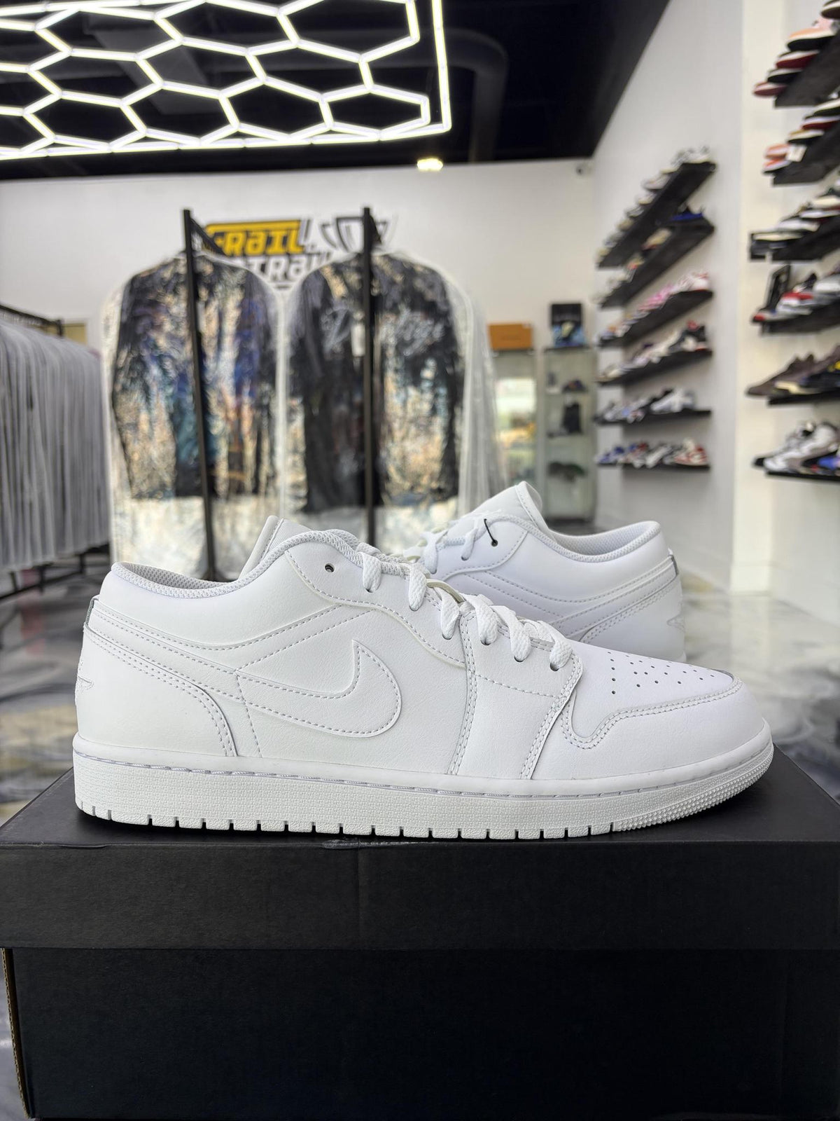 Jordan 1 Low "Triple White" Used Size 11