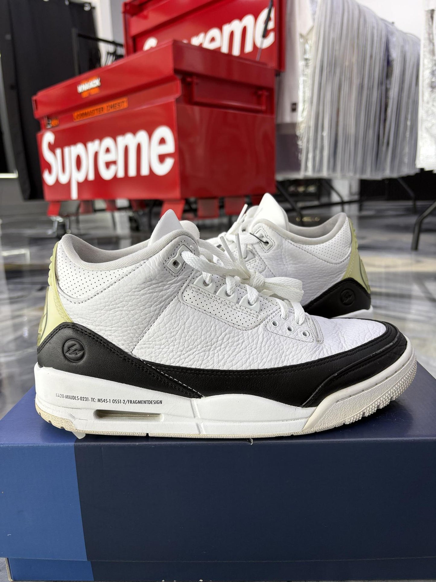 Jordan 3 Fragment Used Size 9