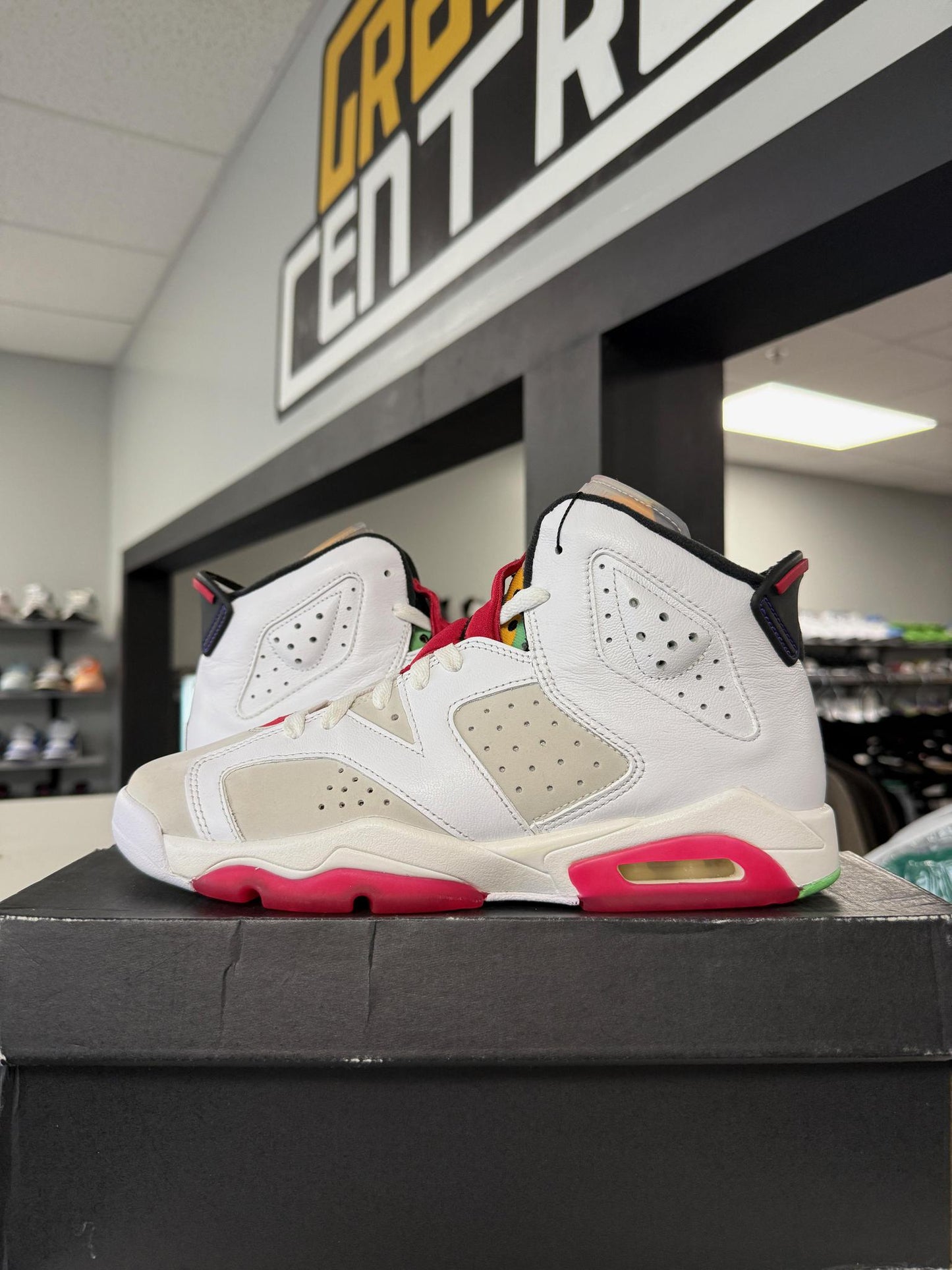 Jordan 6 "Hare" Used Size 7Y/8.5W